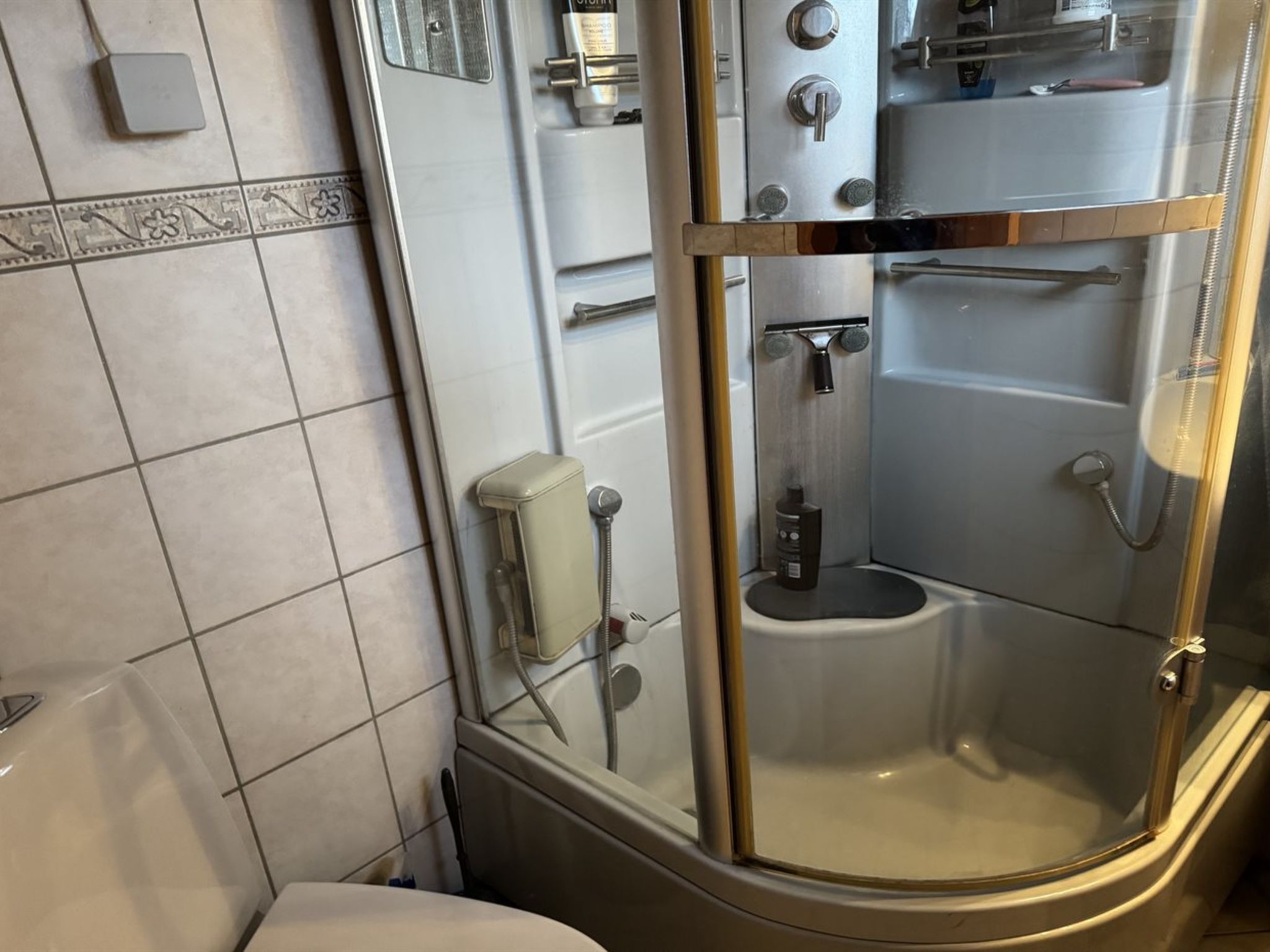 "Floora" -  from the sea-Binnen