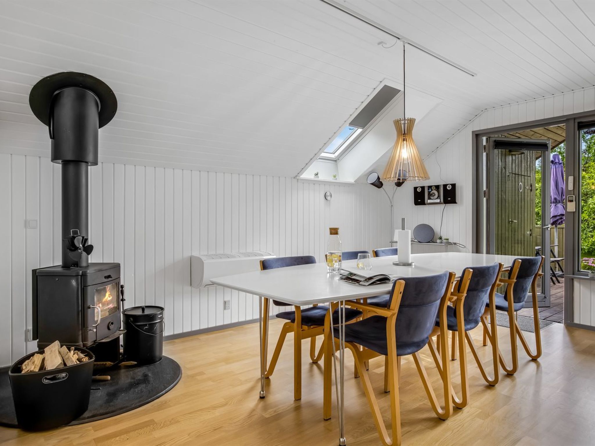 "Emiljan" -  from the sea-Binnen