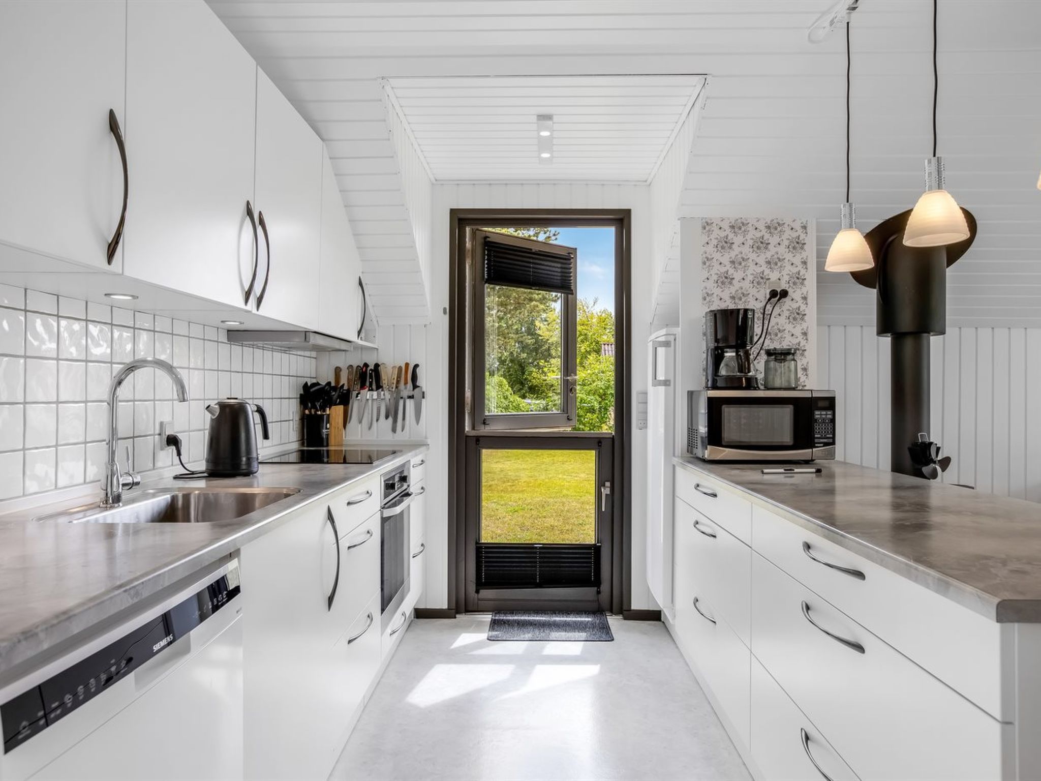 "Emiljan" -  from the sea-Binnen