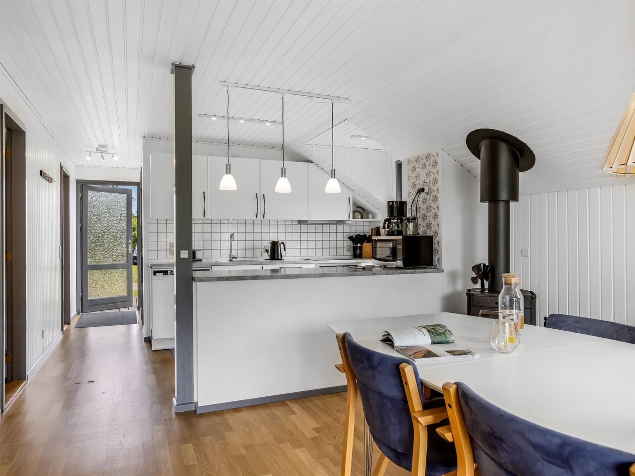 "Emiljan" -  from the sea-Binnen