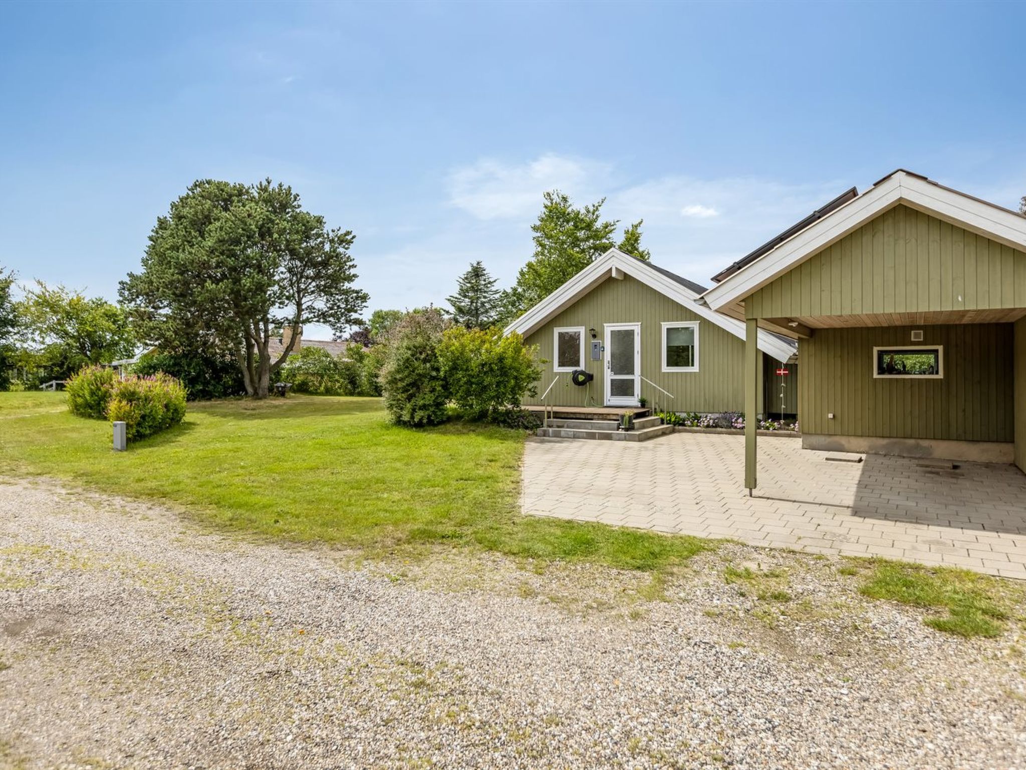 "Emiljan" -  from the sea-Buiten