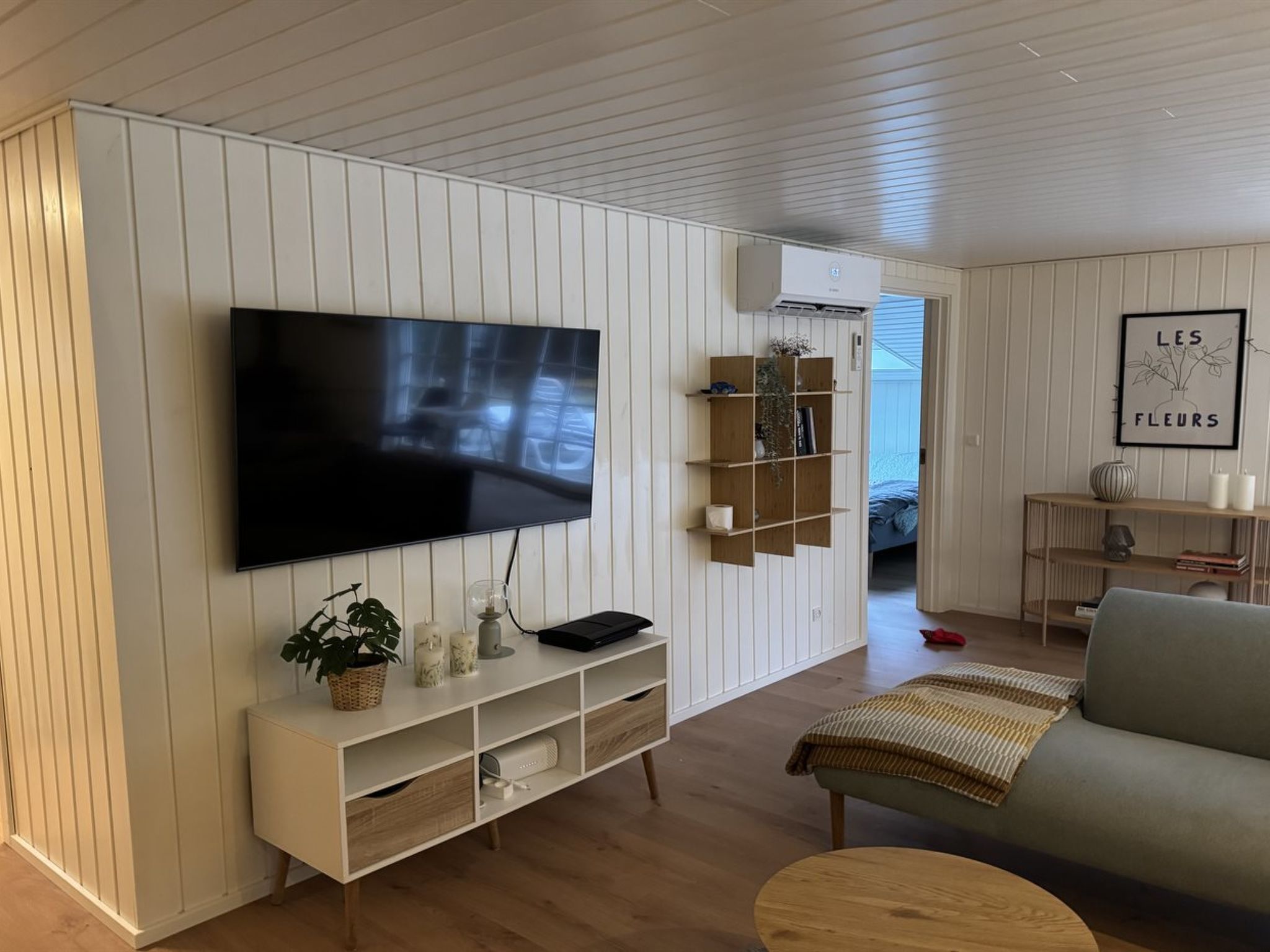"Bengta" -  from the sea - Binnen