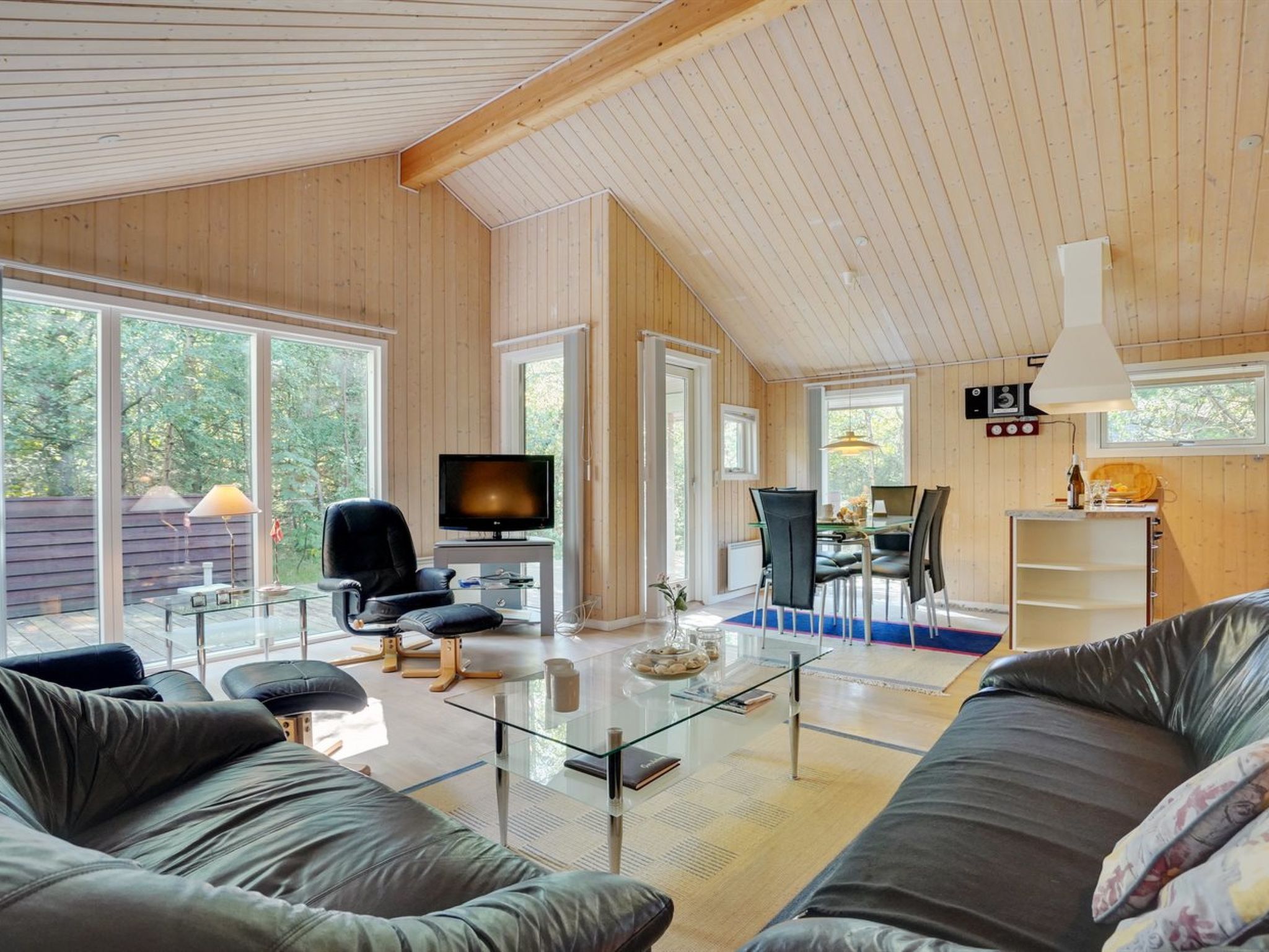 "Jussi" - 3.5km from the sea-Binnen