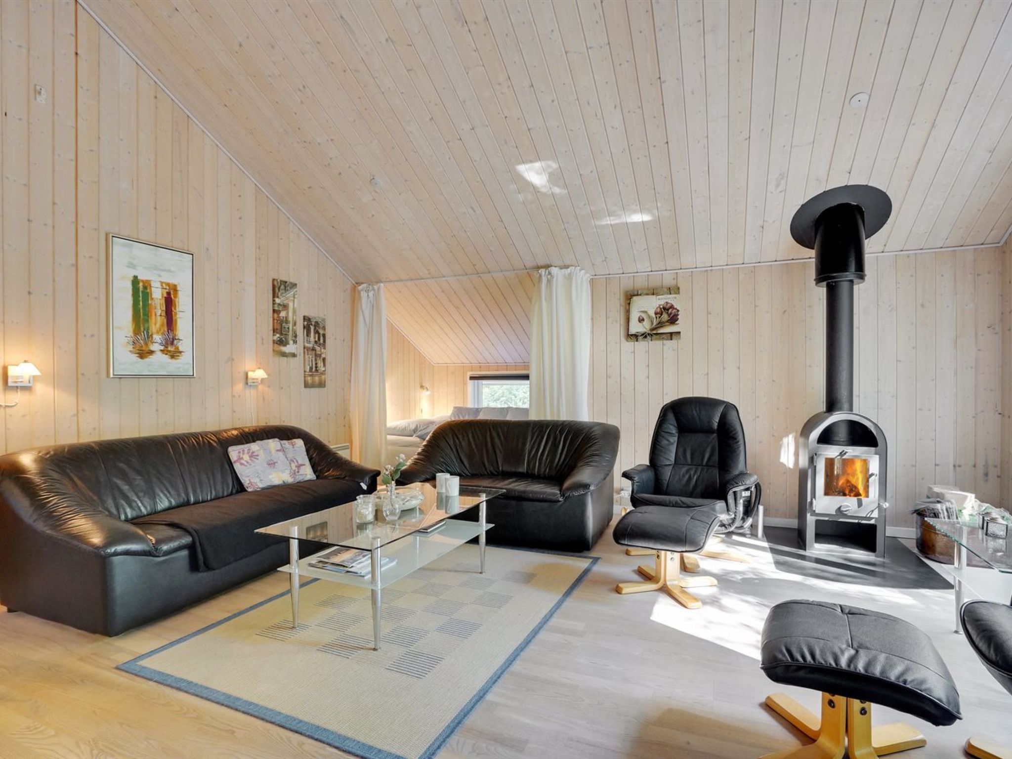 "Jussi" - 3.5km from the sea - Binnen