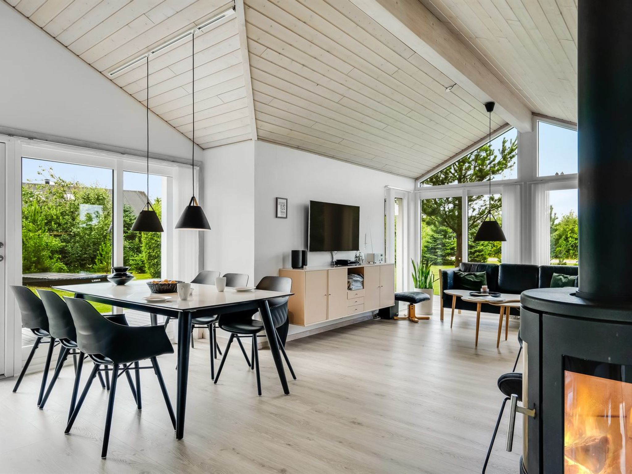 "Lissi" - 3.5km from the sea - Binnen