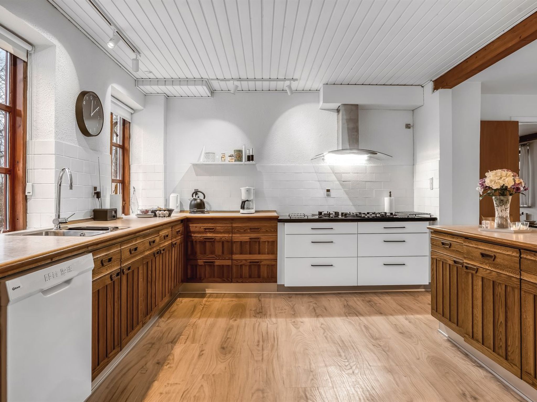 "Eva" - 9km to the fjord-Binnen