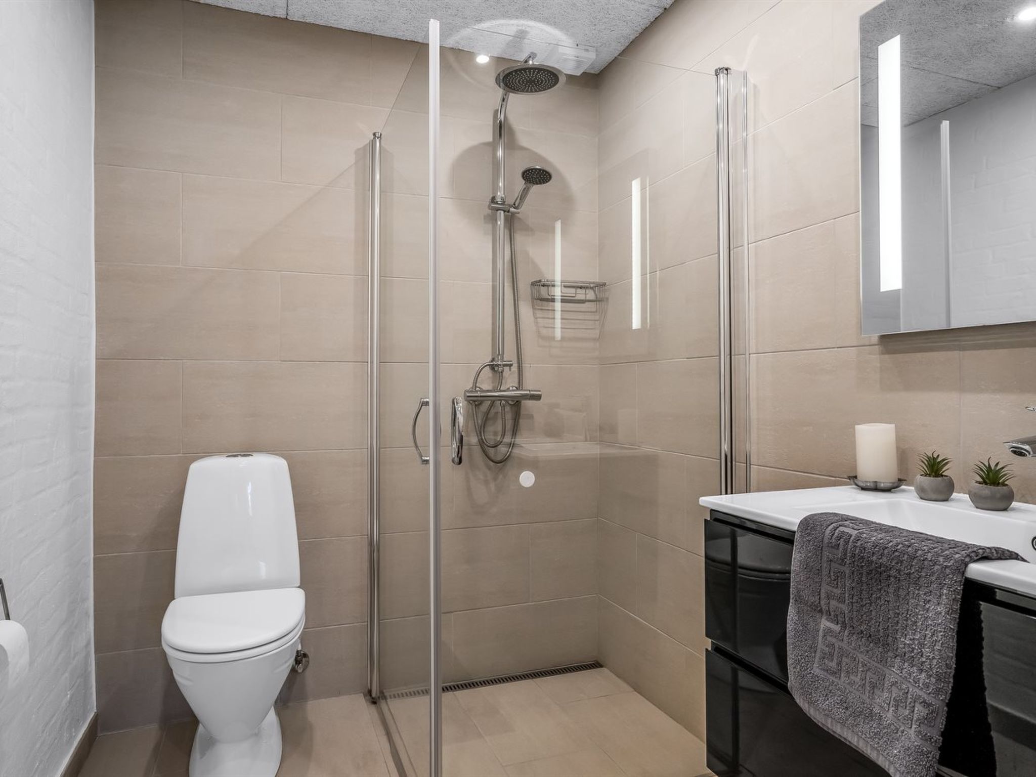 "Eva" - 9km to the fjord-Dedans