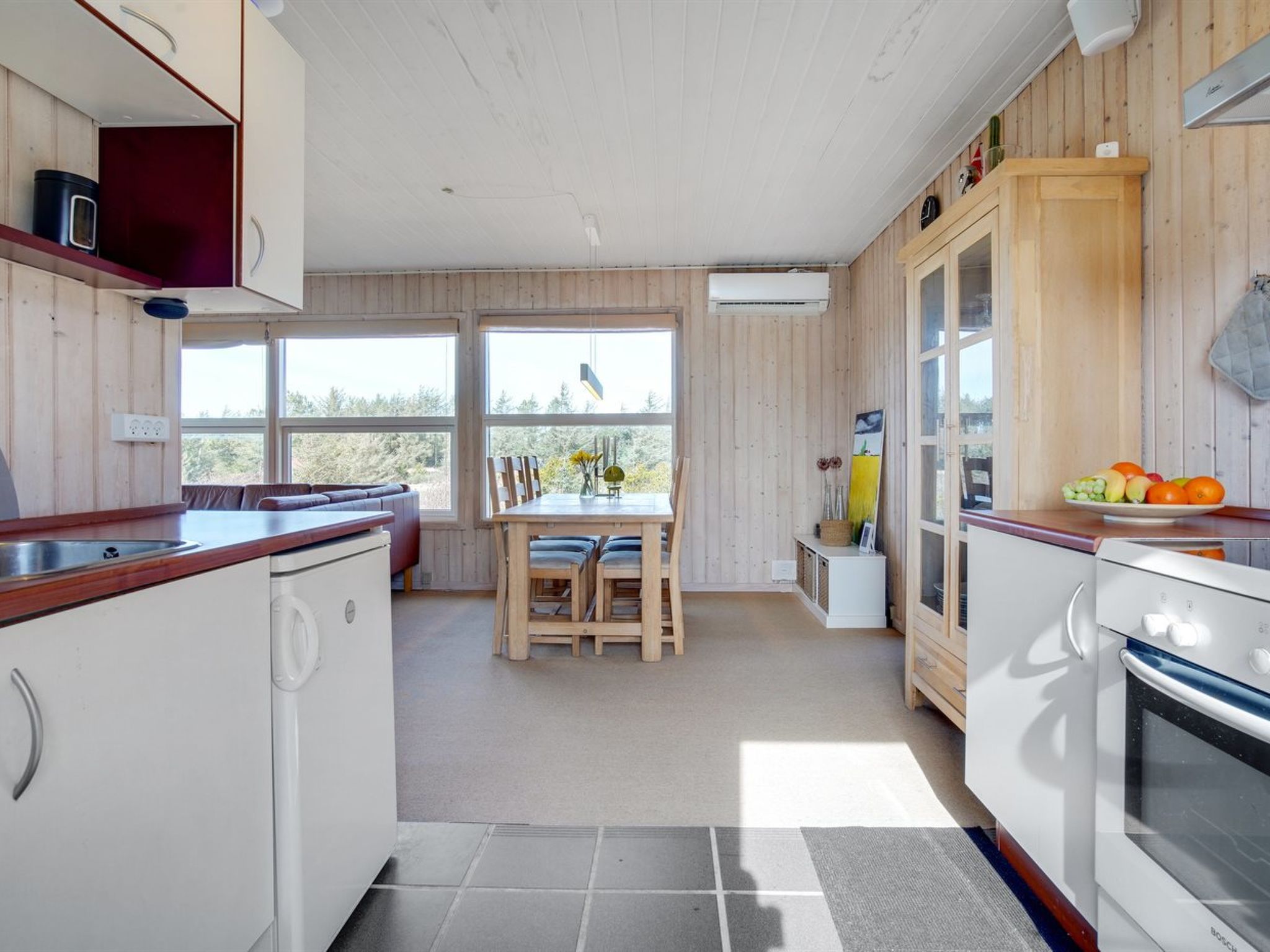 "Solveig" - 1.5km from the sea - Binnen