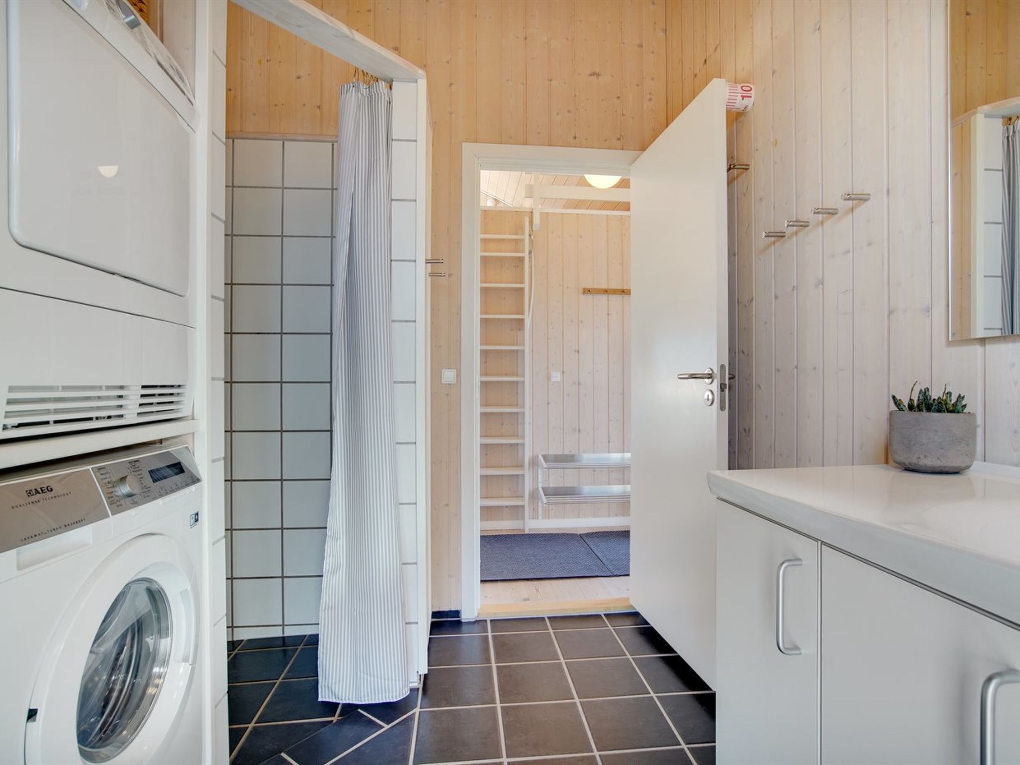 "Ulf" - 100m from the sea - Drinnen