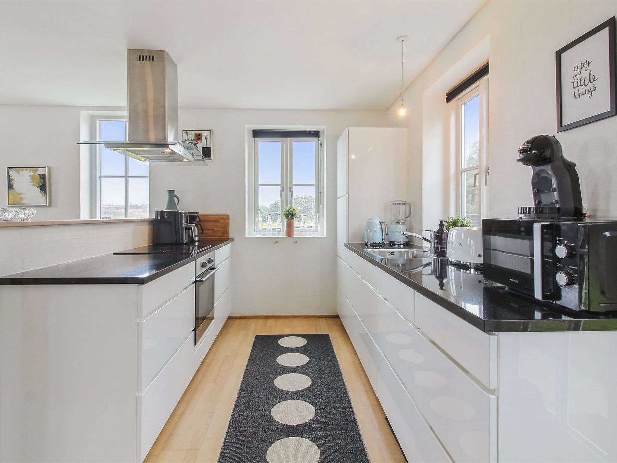 "Sira" - 250m from the sea