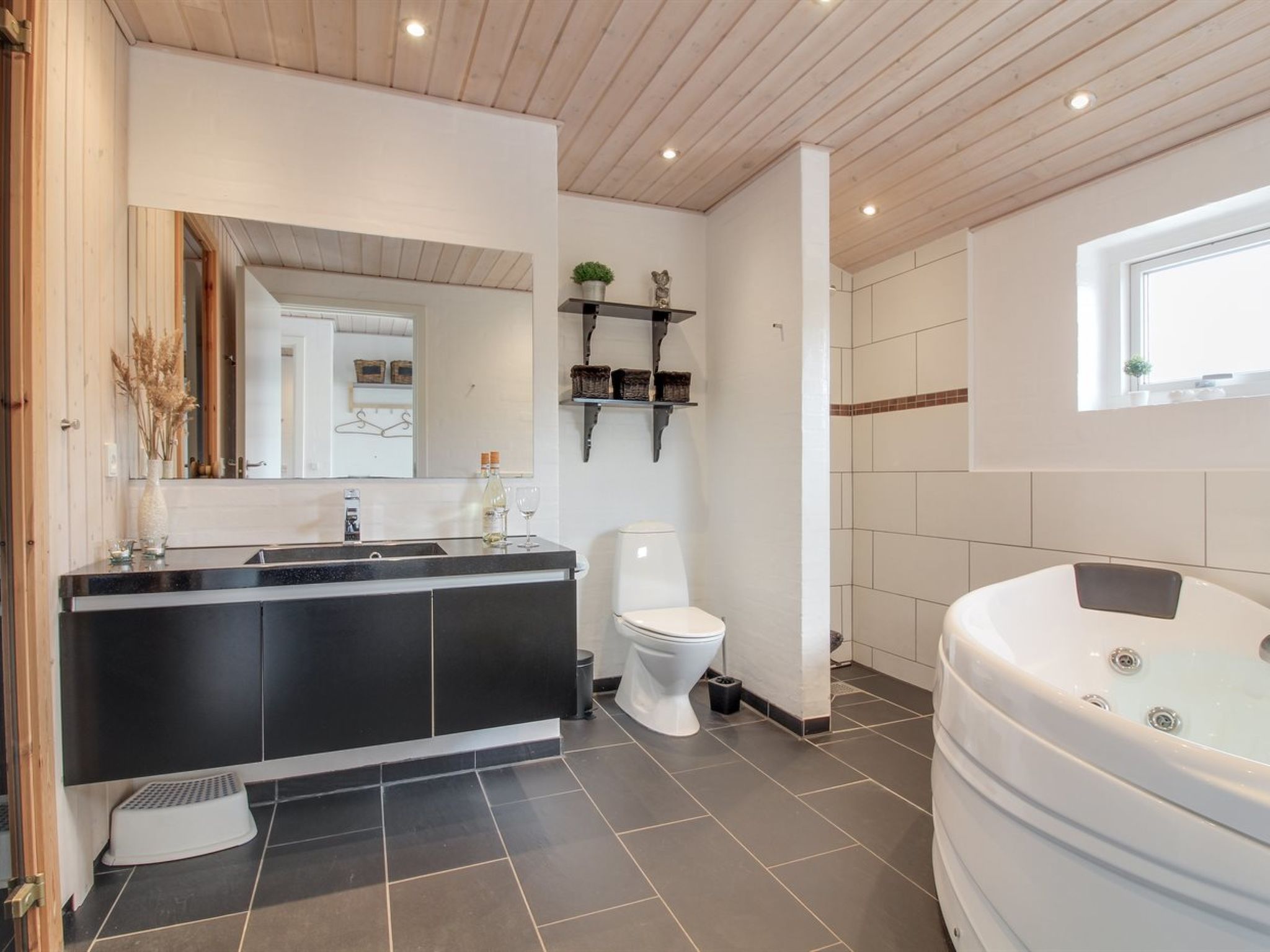 "Mayke" - 900m from the sea-Inside