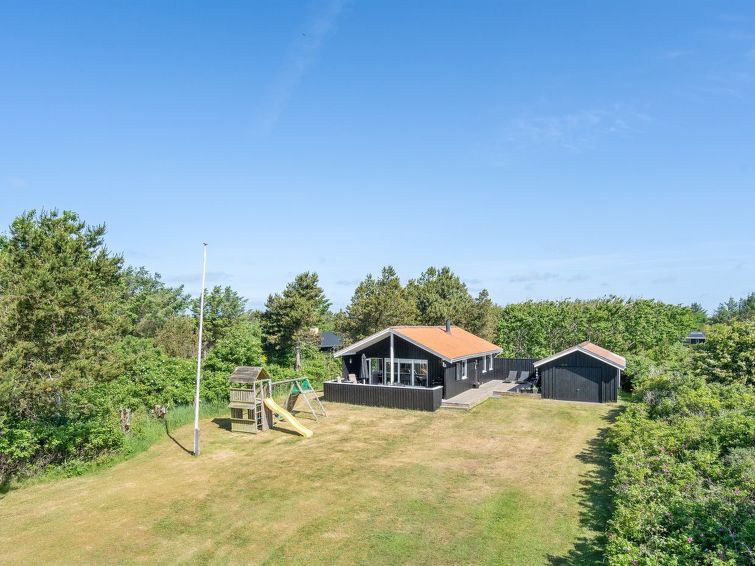 "Gottfride" - 922m from the sea", huis 4-kamers 61 m2. Het objekt is geschikt voor 6 volwassenen + 1 kinderen. Woonkamer met TV en radio. 1 kamer met 1 2-pers bed. 1 kamer met 1 bed. Open galerij, Stu..