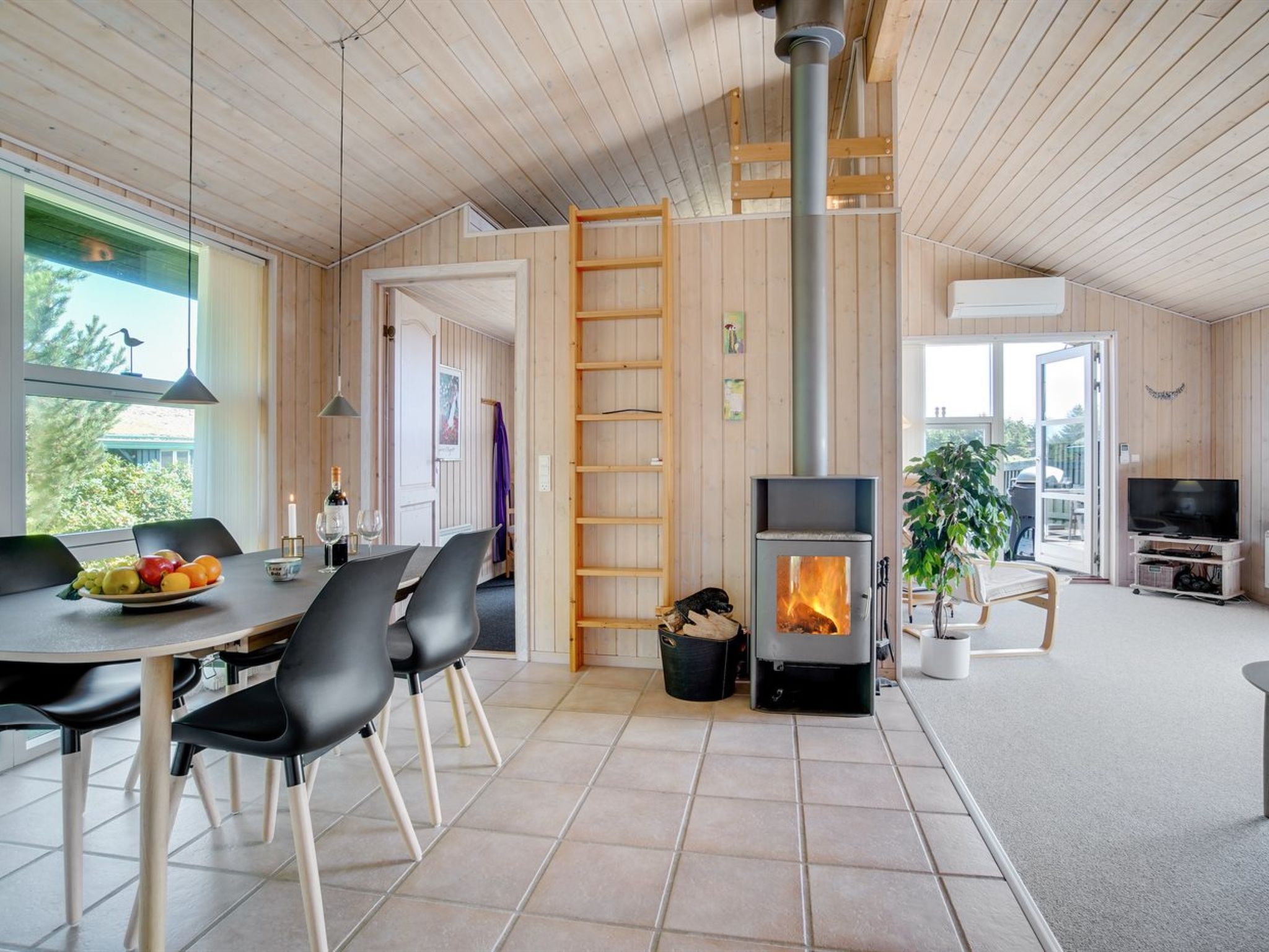 "Elsabet" - 750m from the sea-Binnen