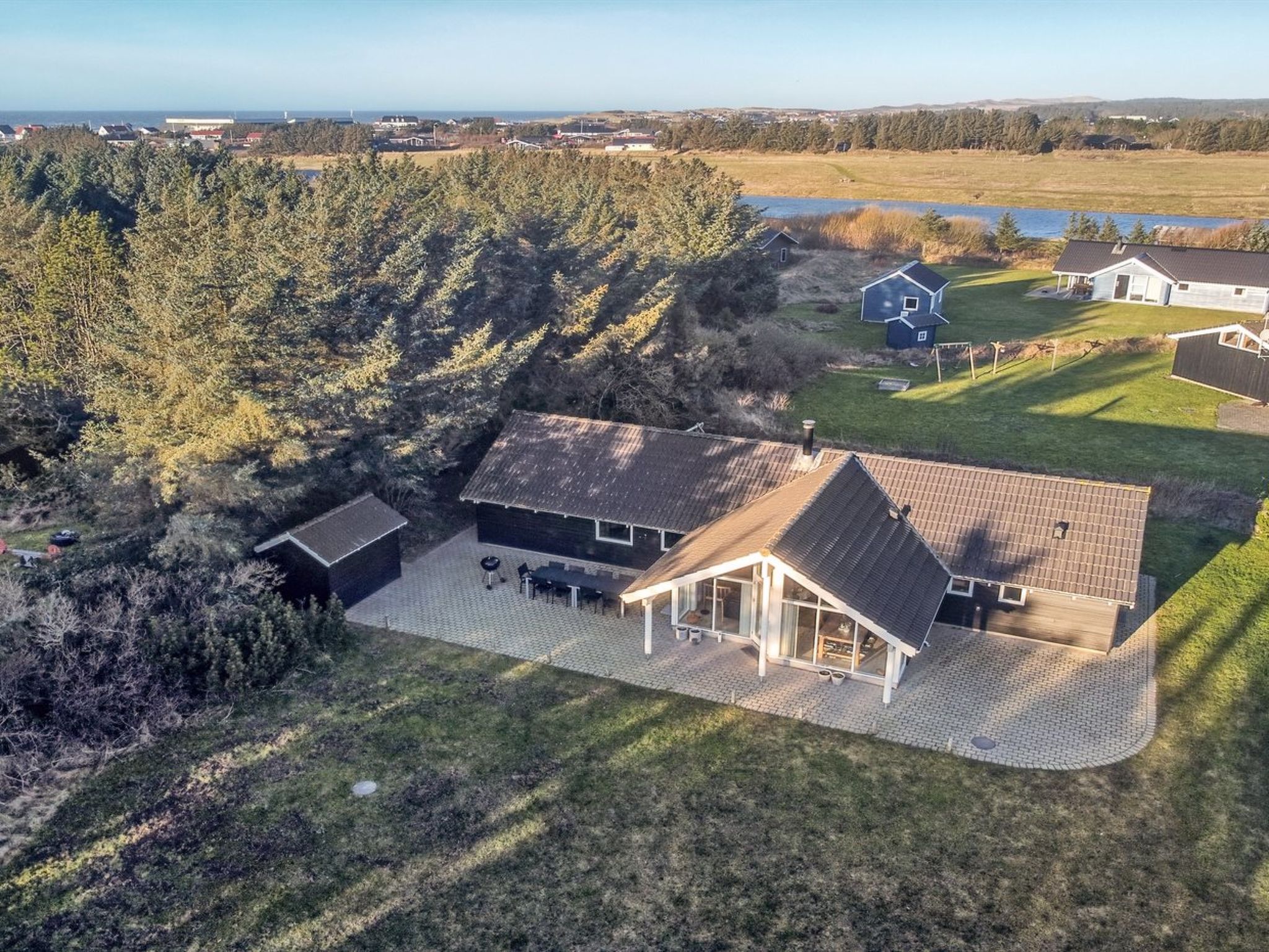 "Synnöve" - 550m from the sea - Buiten