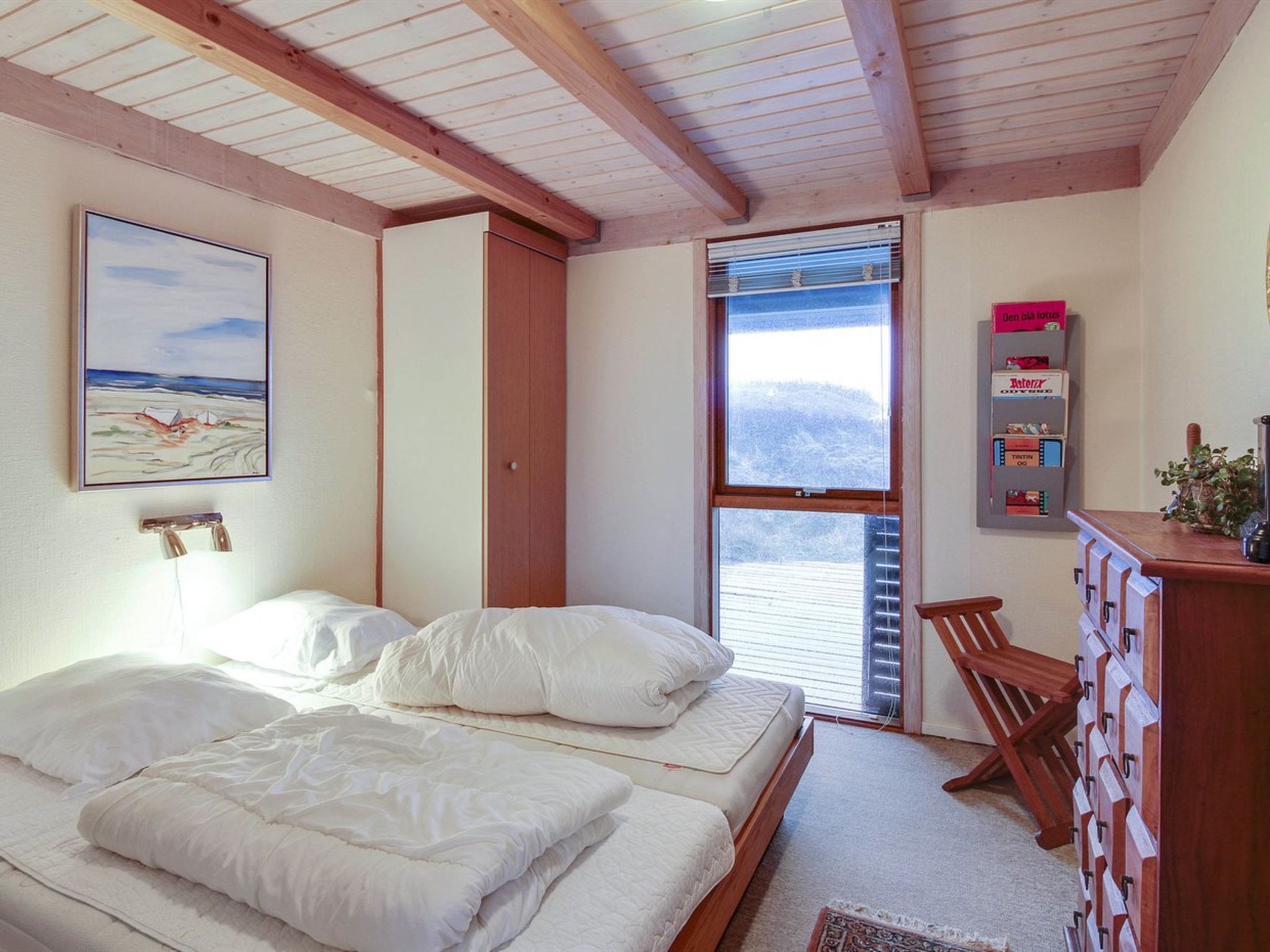 "Essie" - 250m from the sea-Inside