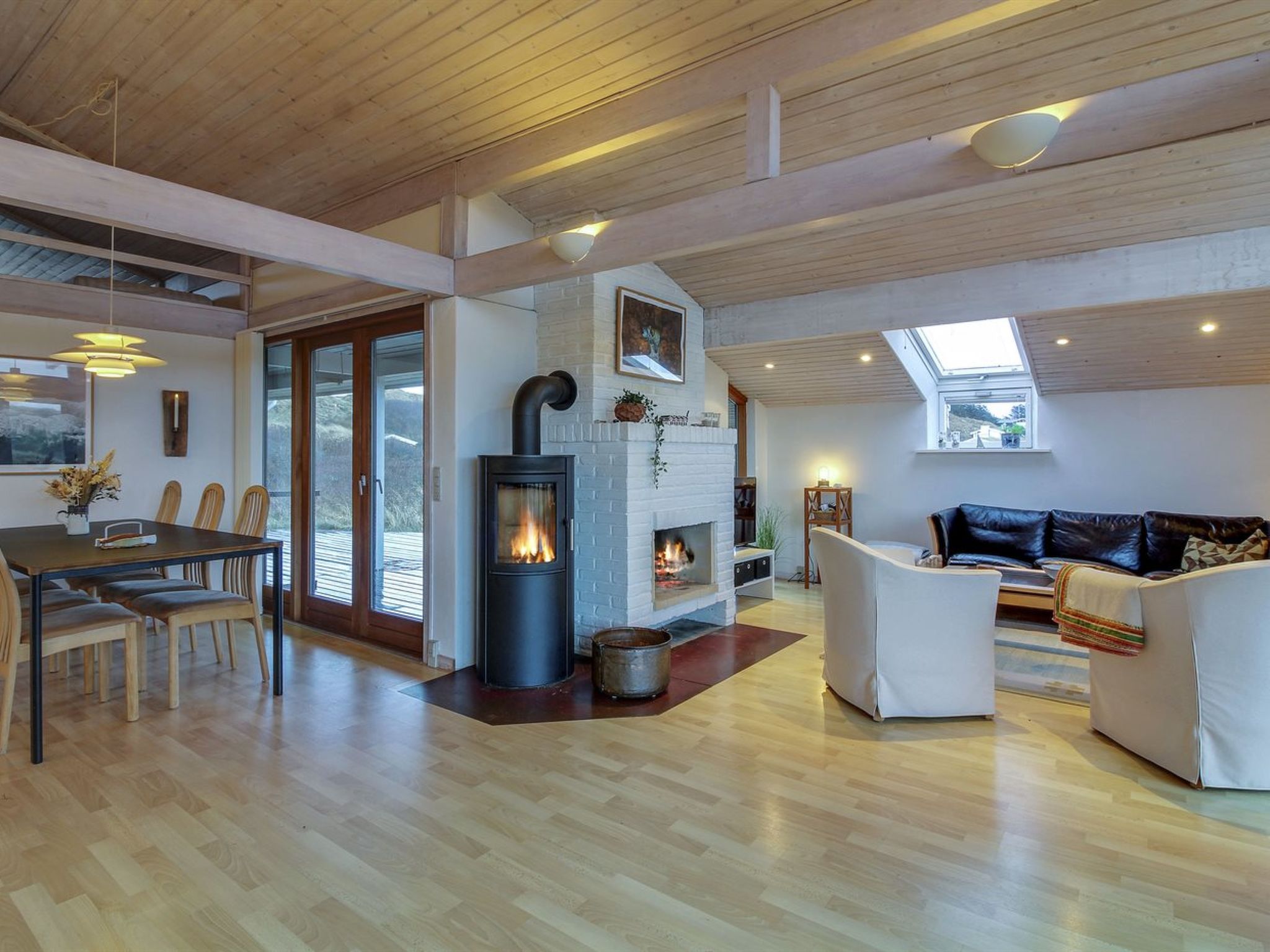 "Essie" - 250m from the sea-Inside