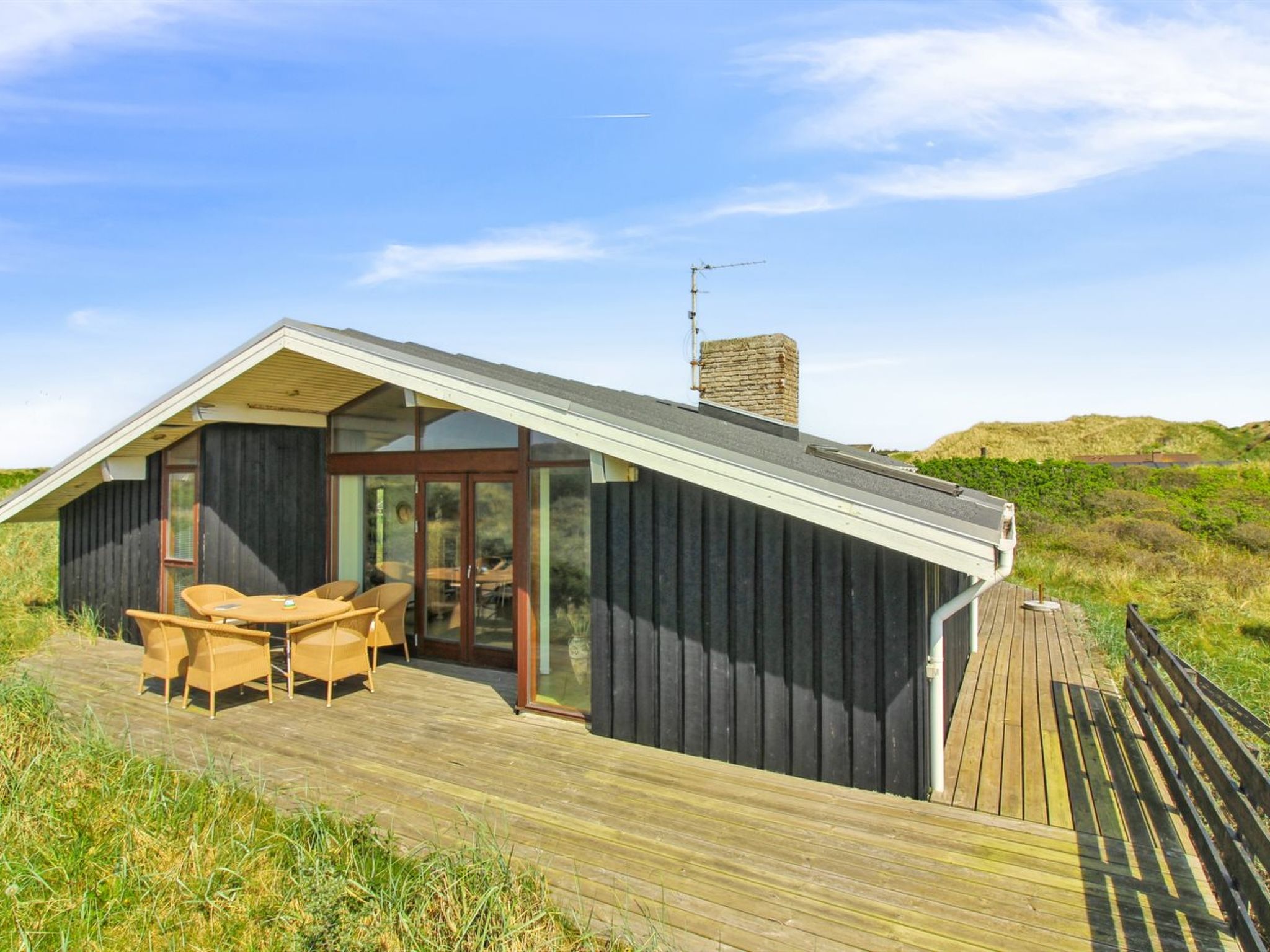 "Essie" - 250m from the sea-Outside