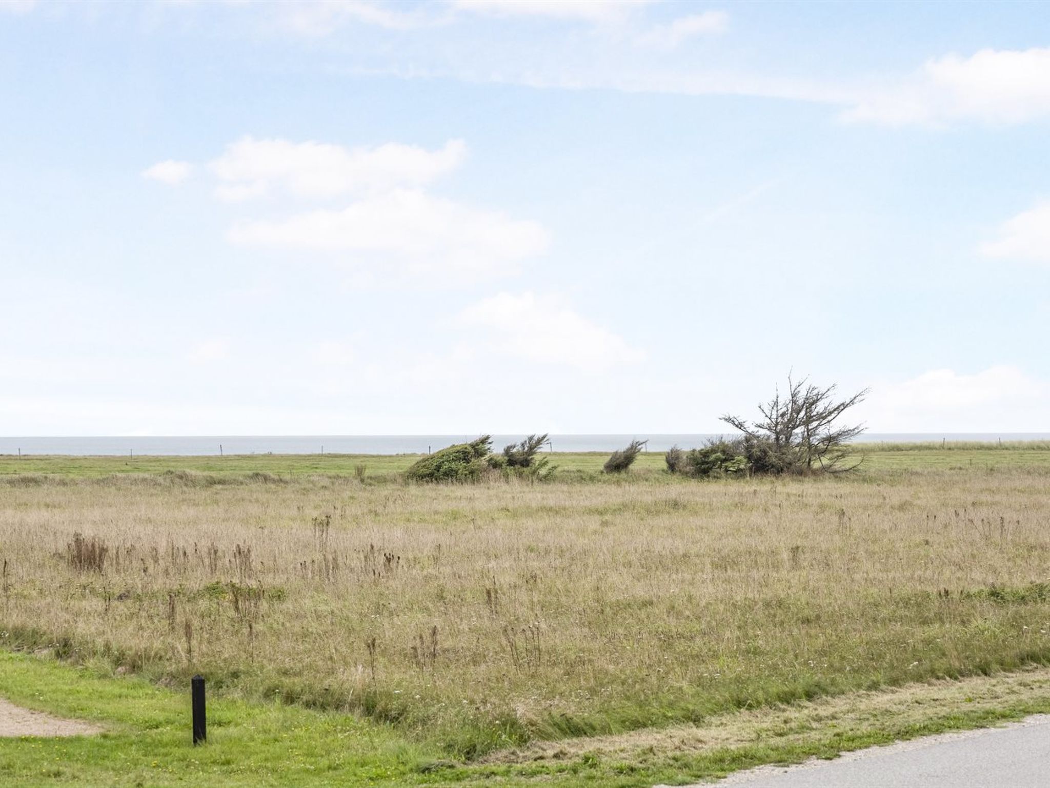 "Into" - 400m from the sea - Buiten