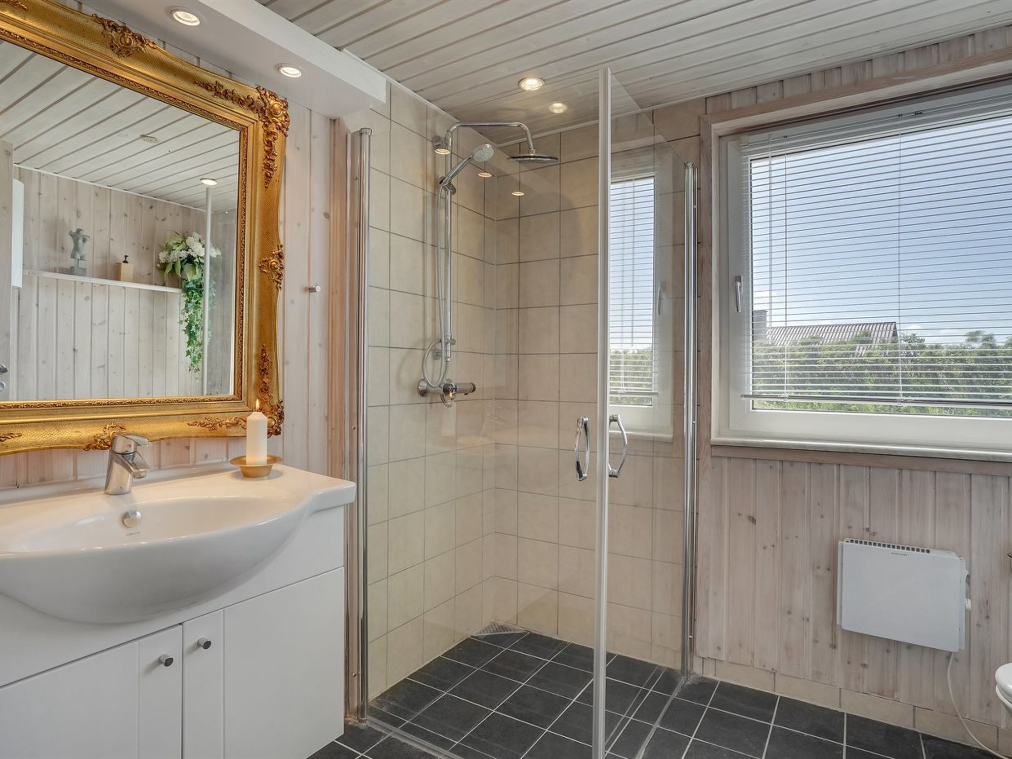 "Raadengaard" - 400m from the sea-Binnen