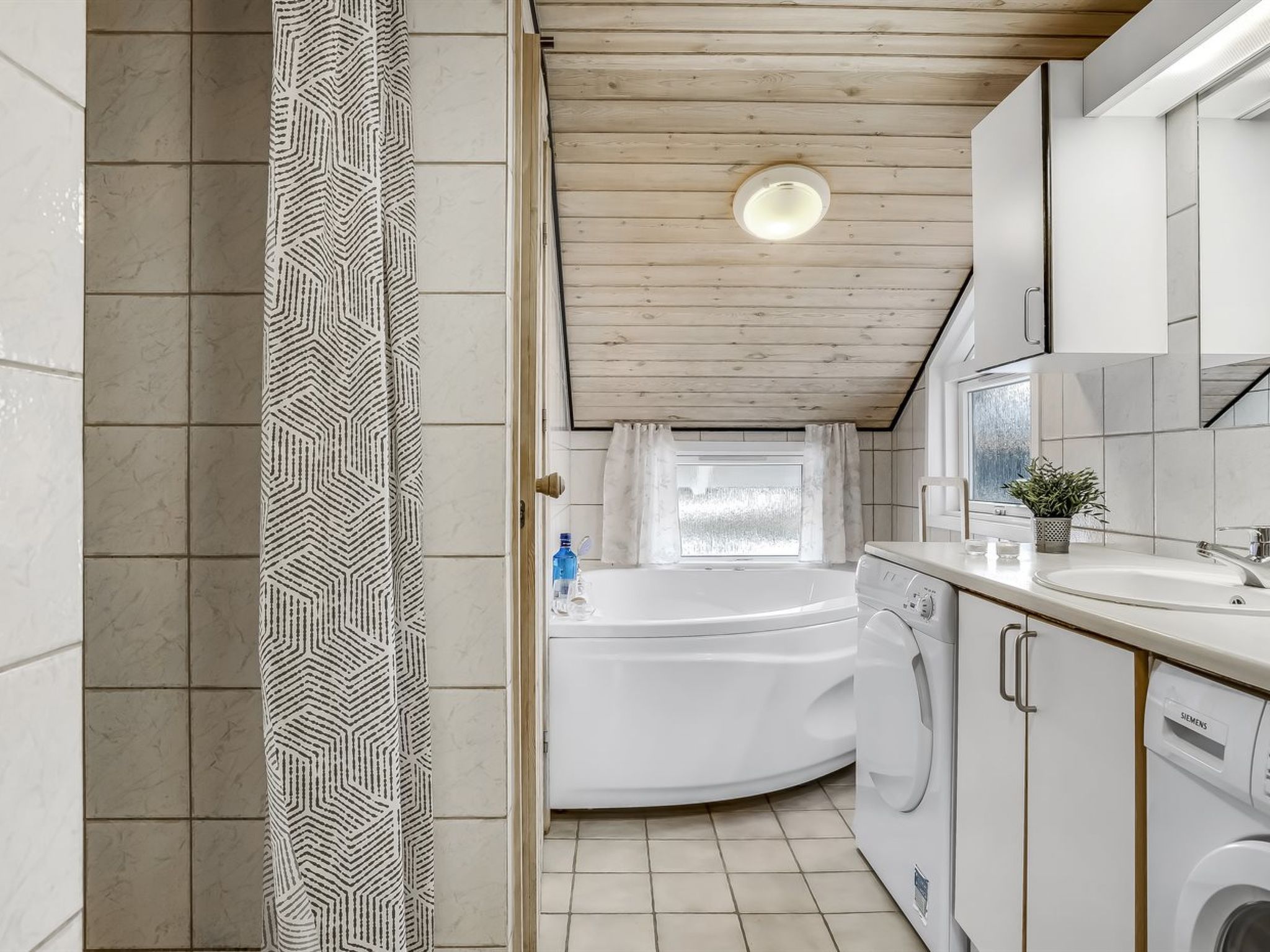 "Iida" - 100m from the sea - Drinnen
