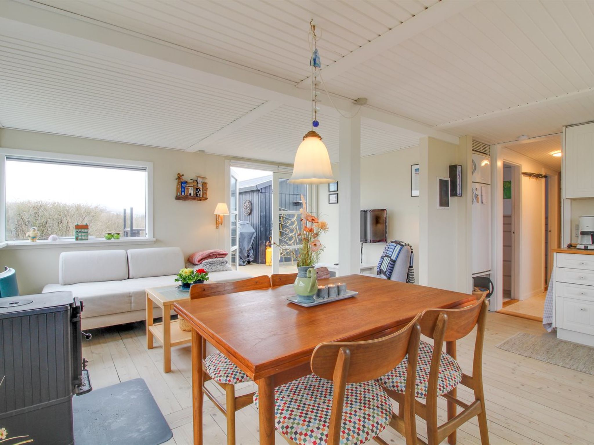 "Edvia" - 300m from the sea - Binnen