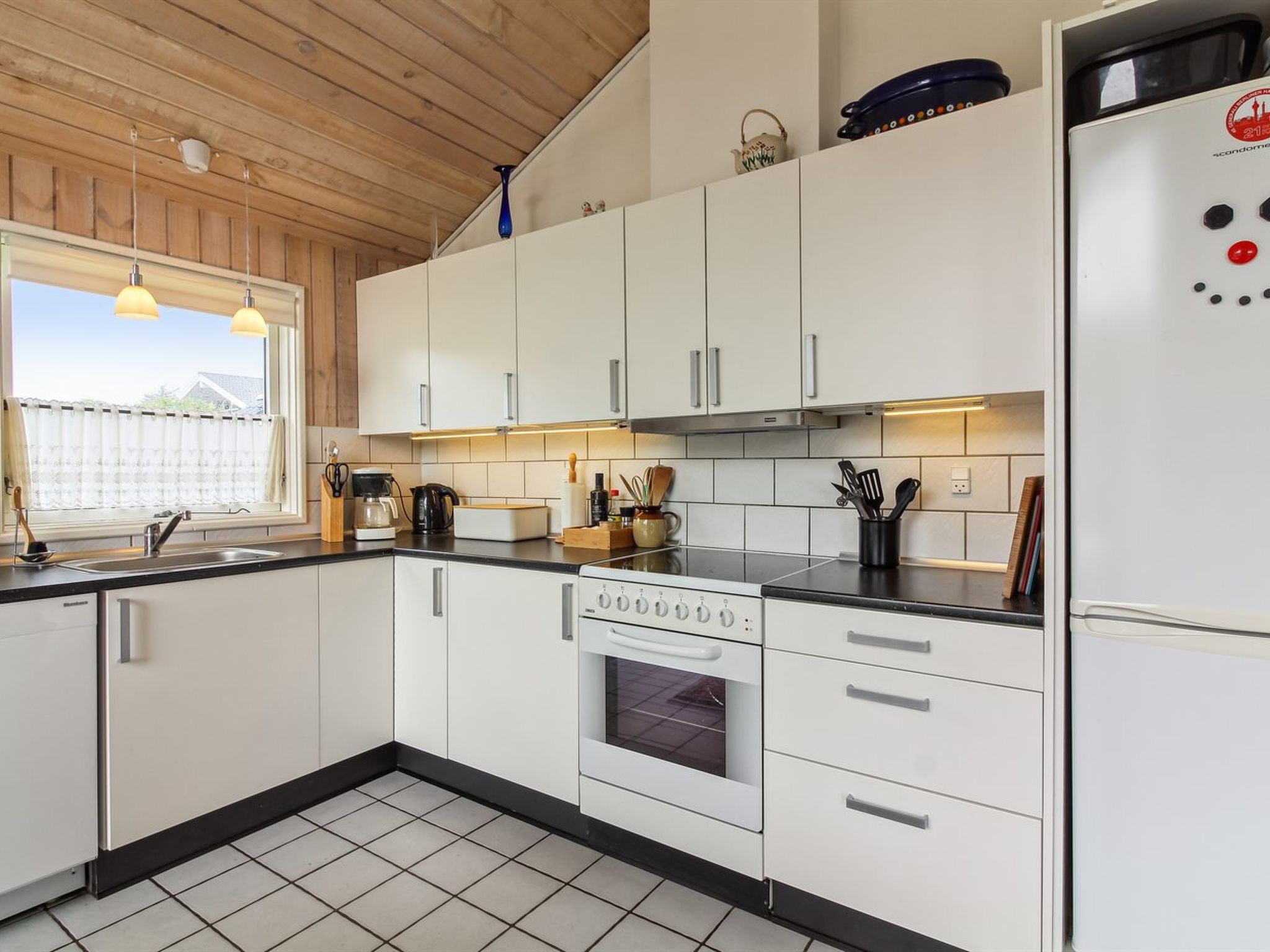 "Aike" - 400m from the sea-Drinnen