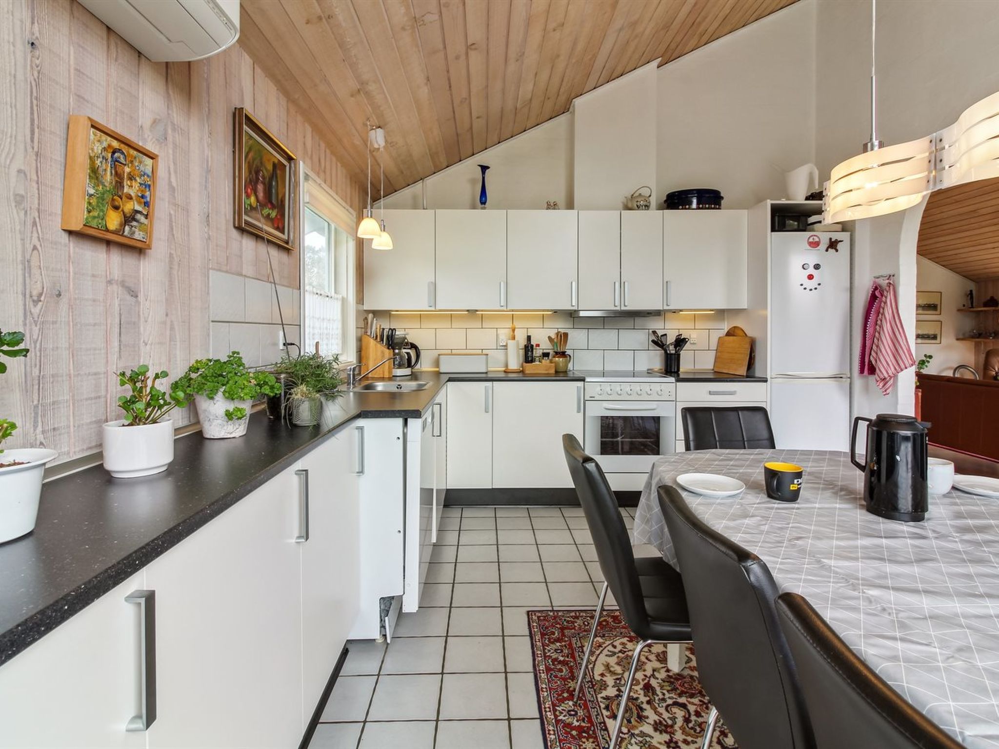"Aike" - 400m from the sea-Drinnen