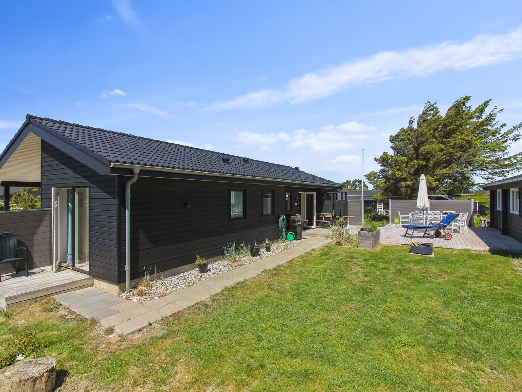 "Sampo" - 400m from the sea - Buiten