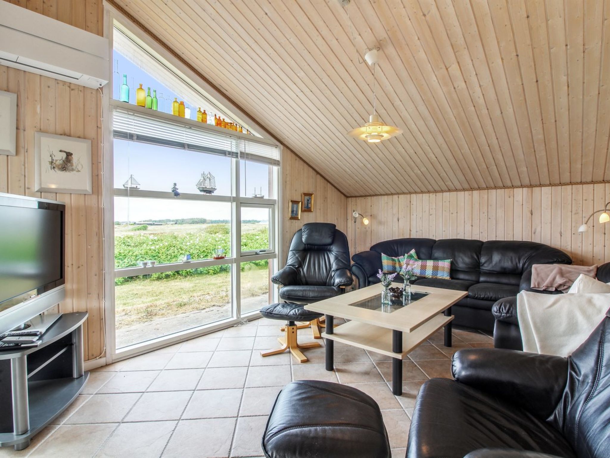 "Zuhra" - 250m from the sea - Binnen