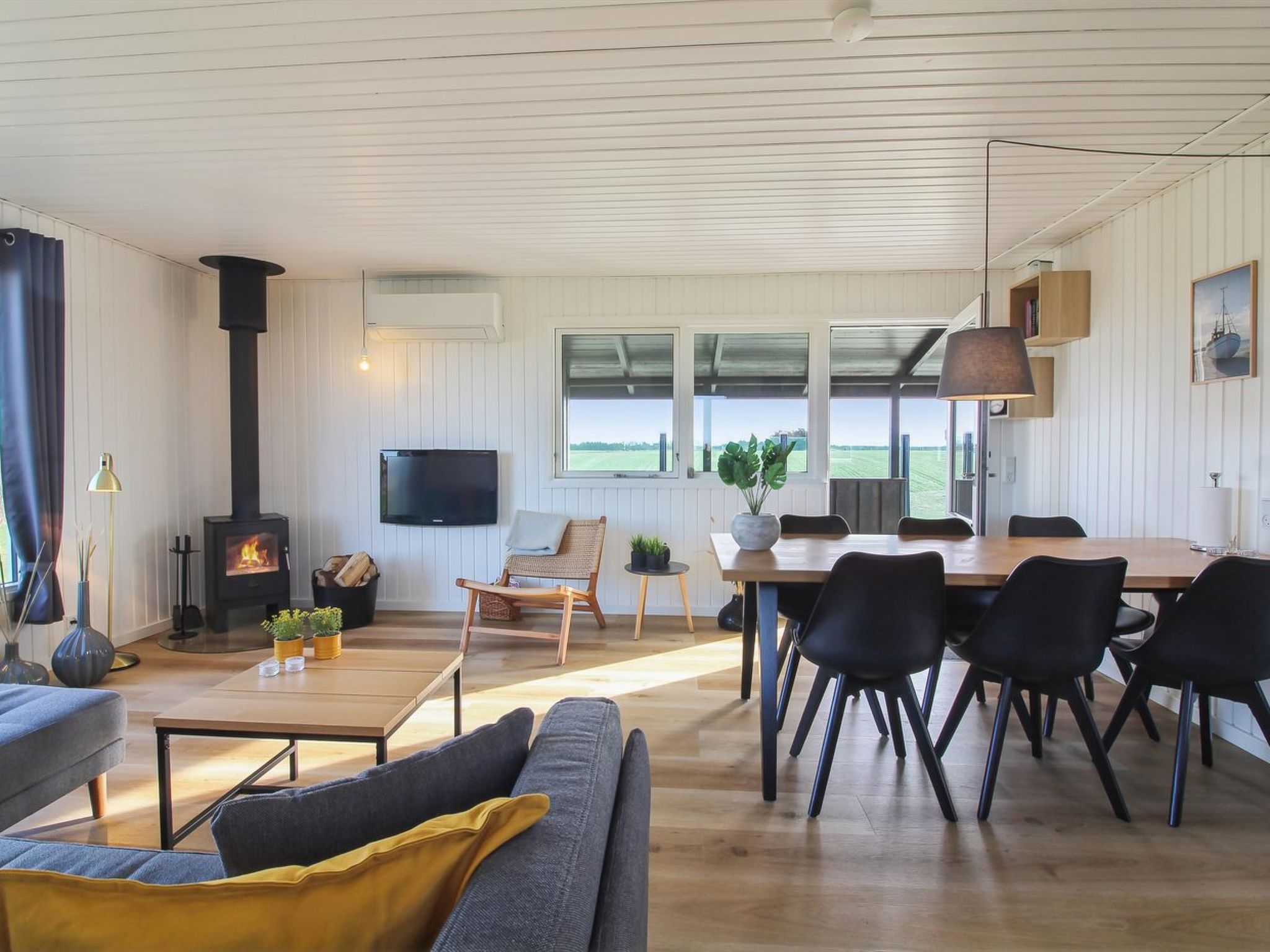 "Lok" - 450m from the sea - Binnen