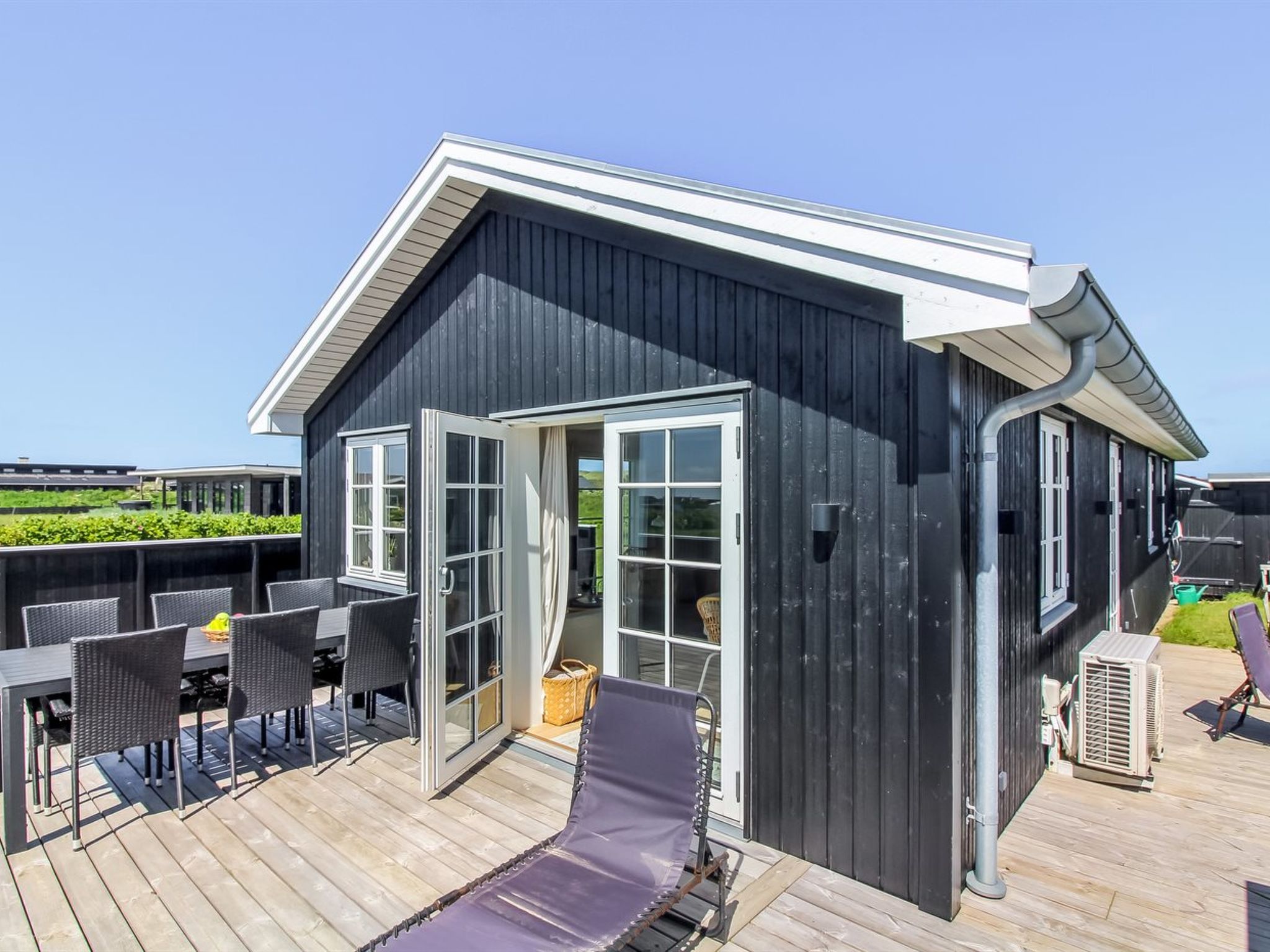 "Sanni" - 225m from the sea - Buiten