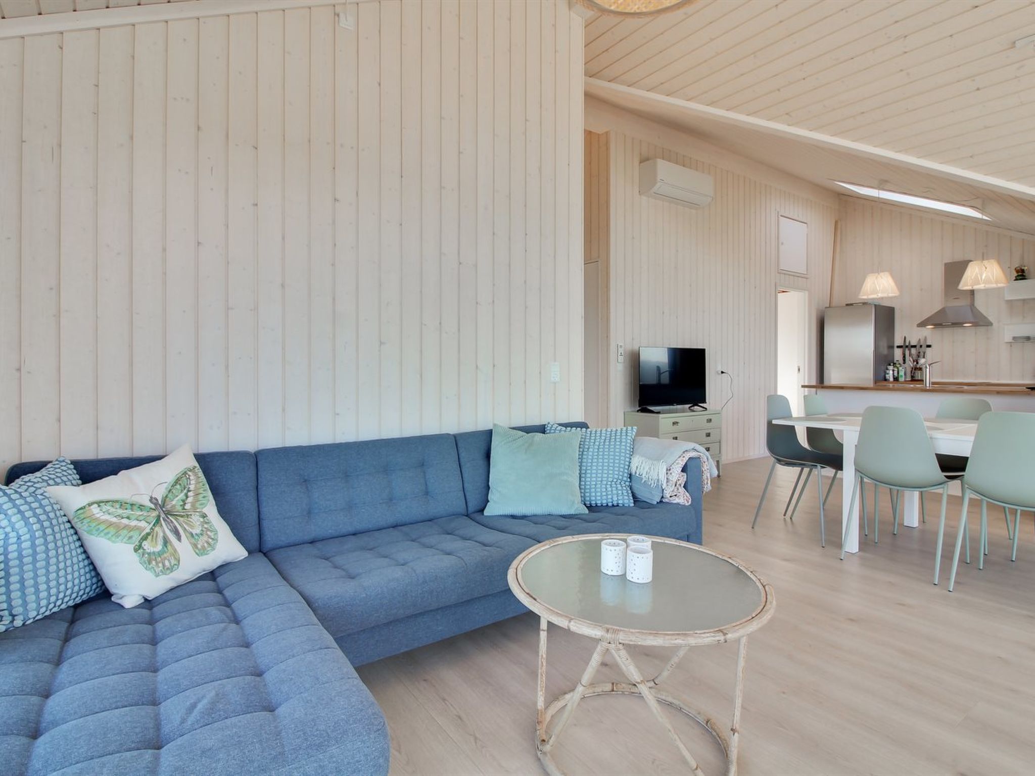 "Auno" - 140m from the sea - Drinnen