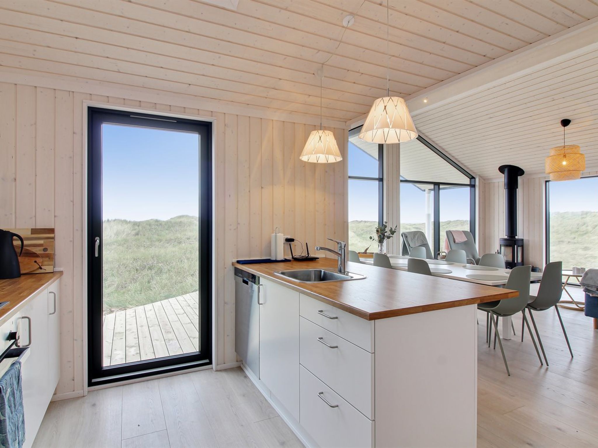 "Auno" - 140m from the sea - Drinnen