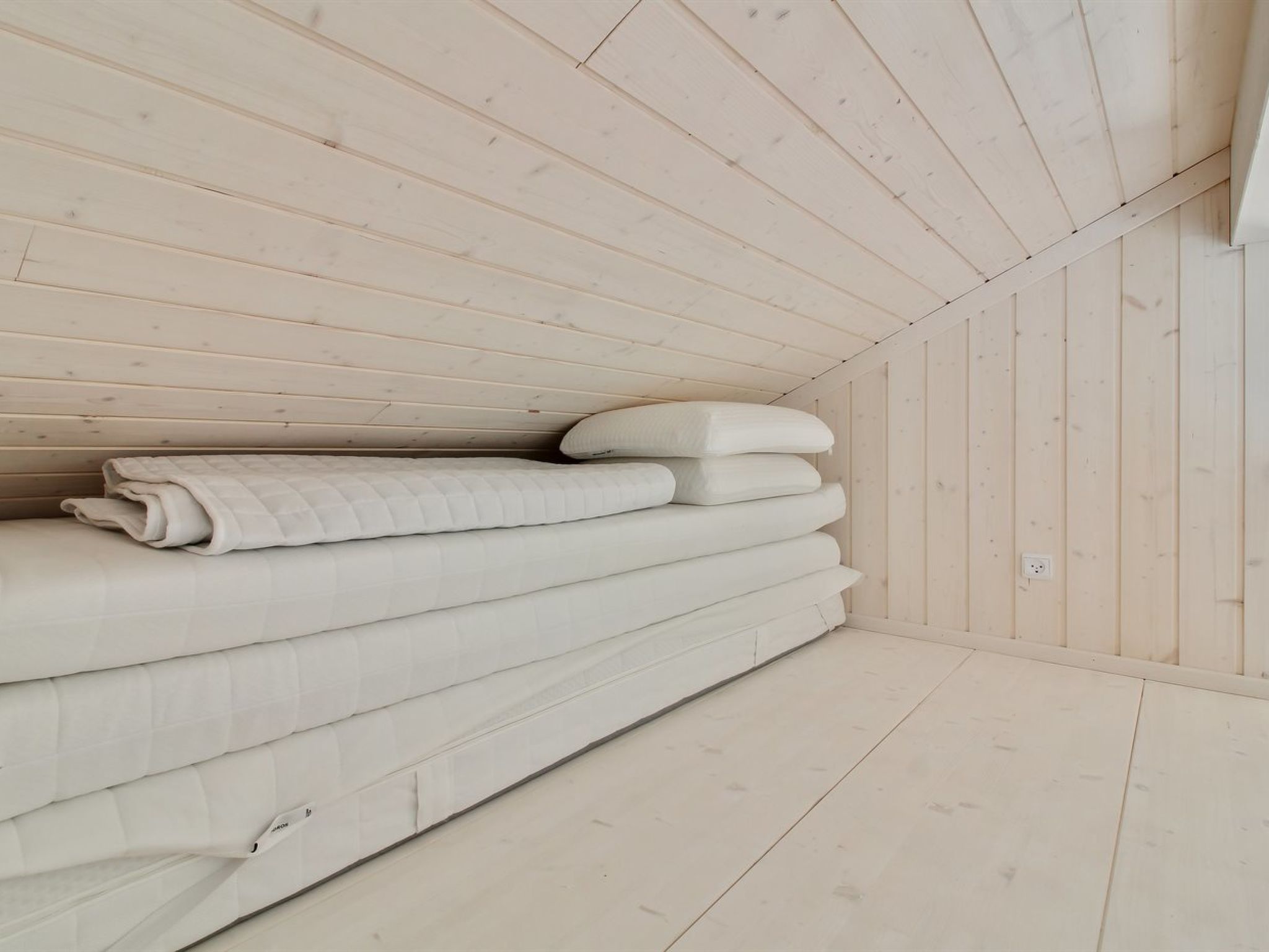 "Auno" - 140m from the sea-Inside