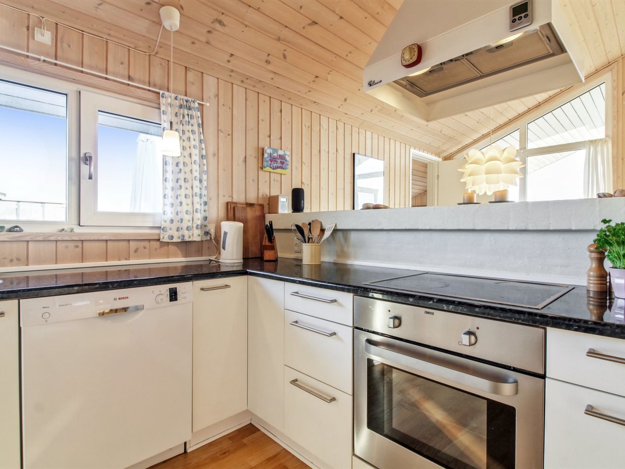 "Freda" - 400m from the sea-Binnen