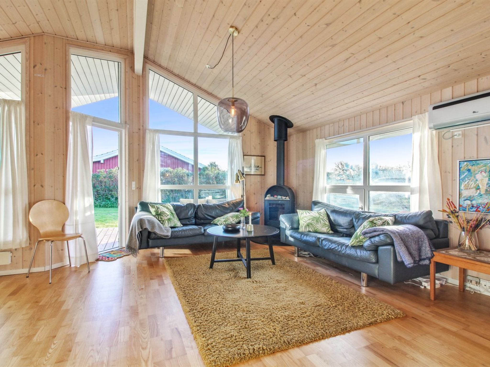 "Freda" - 400m from the sea
