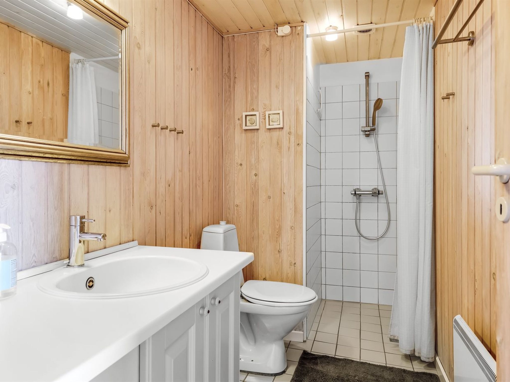 "Arild" - 300m from the sea - Binnen