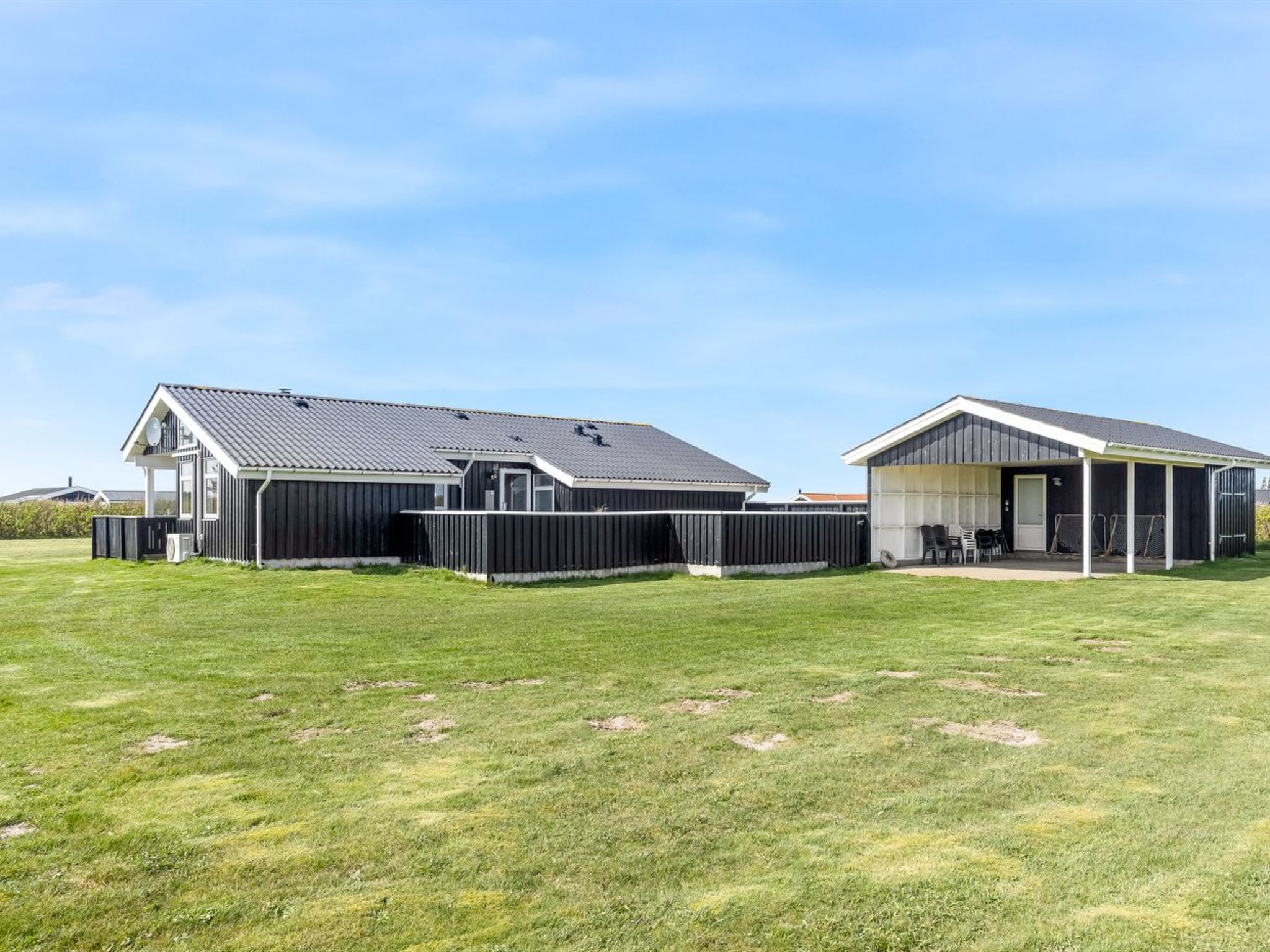 "Arild" - 300m from the sea - Buiten