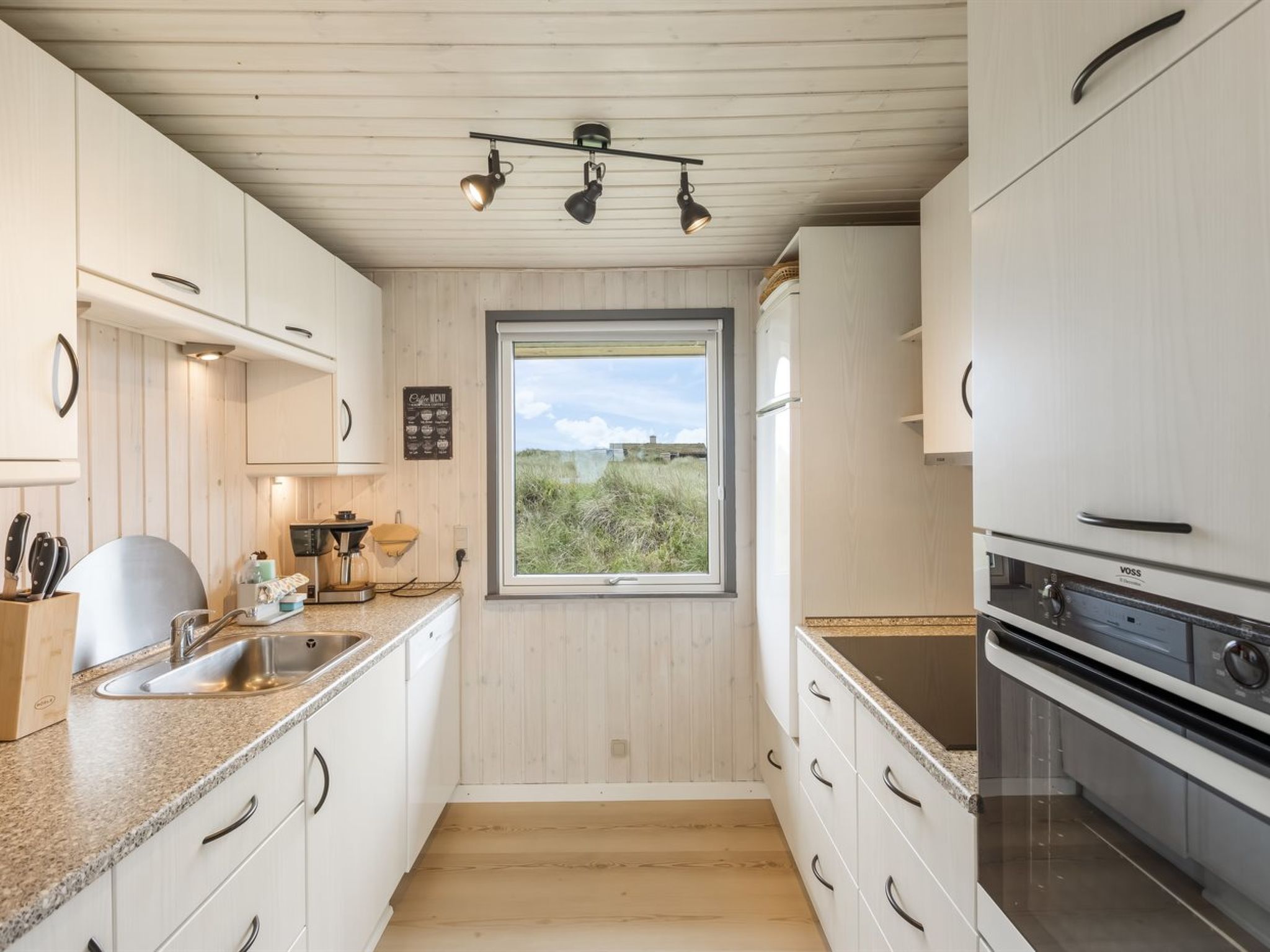 "Pinja" - 400m from the sea-Dedans