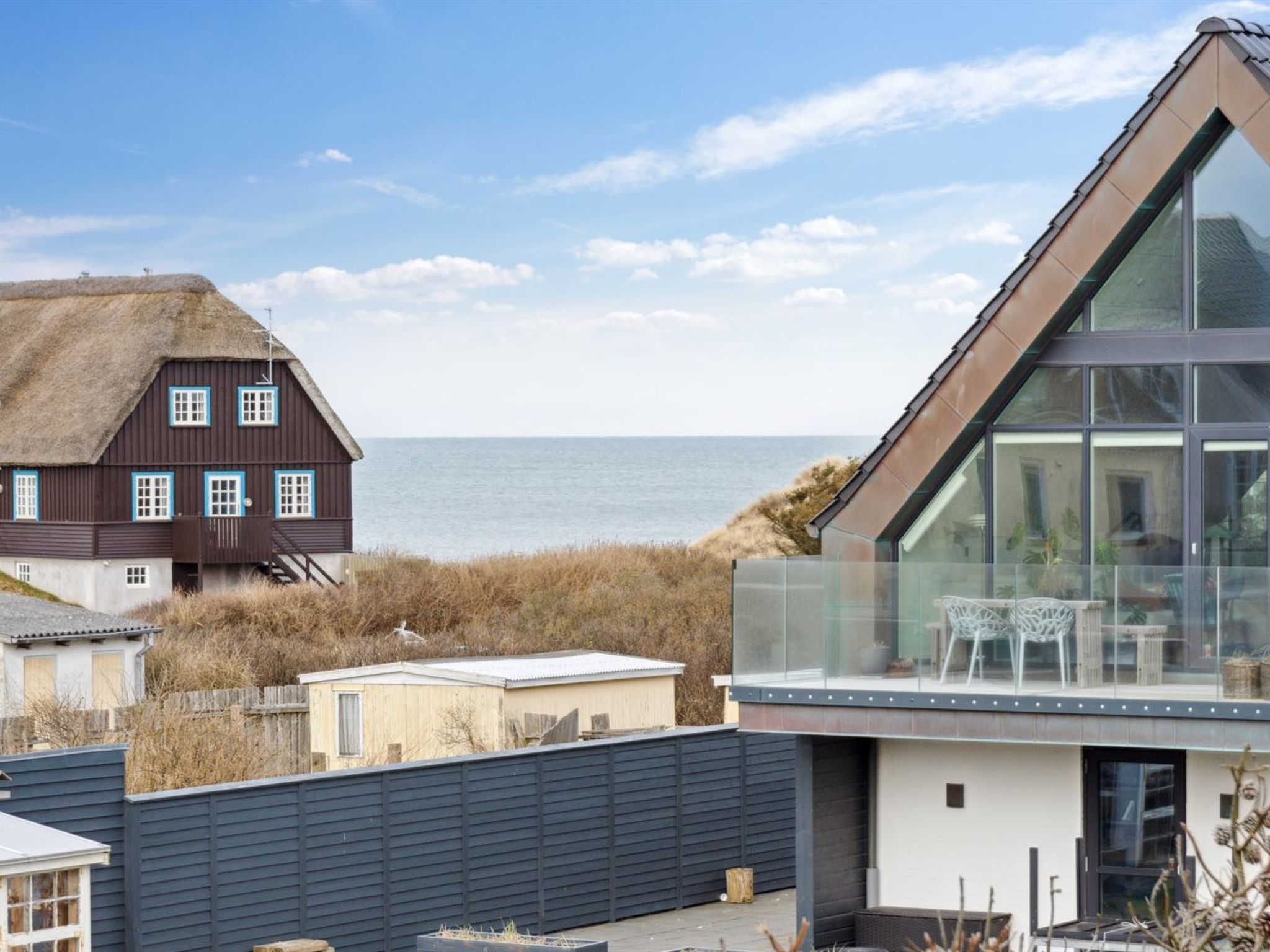 "Birtir" - 200m from the sea-Buiten