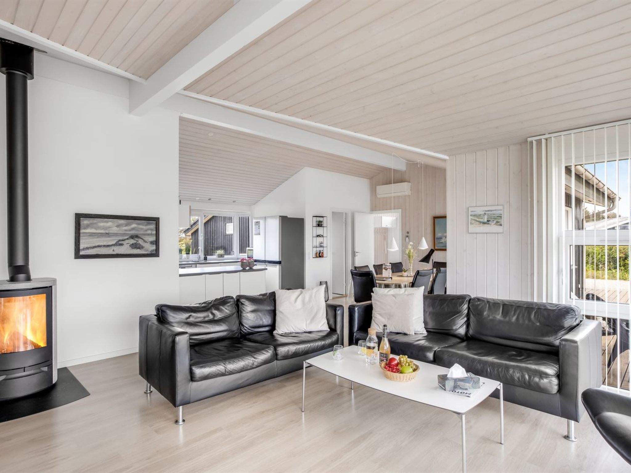 "Lennart" - 300m from the sea-Binnen
