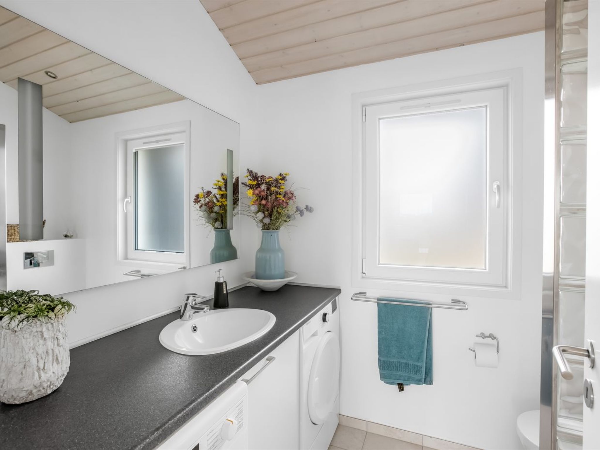 "Lennart" - 300m from the sea-Binnen