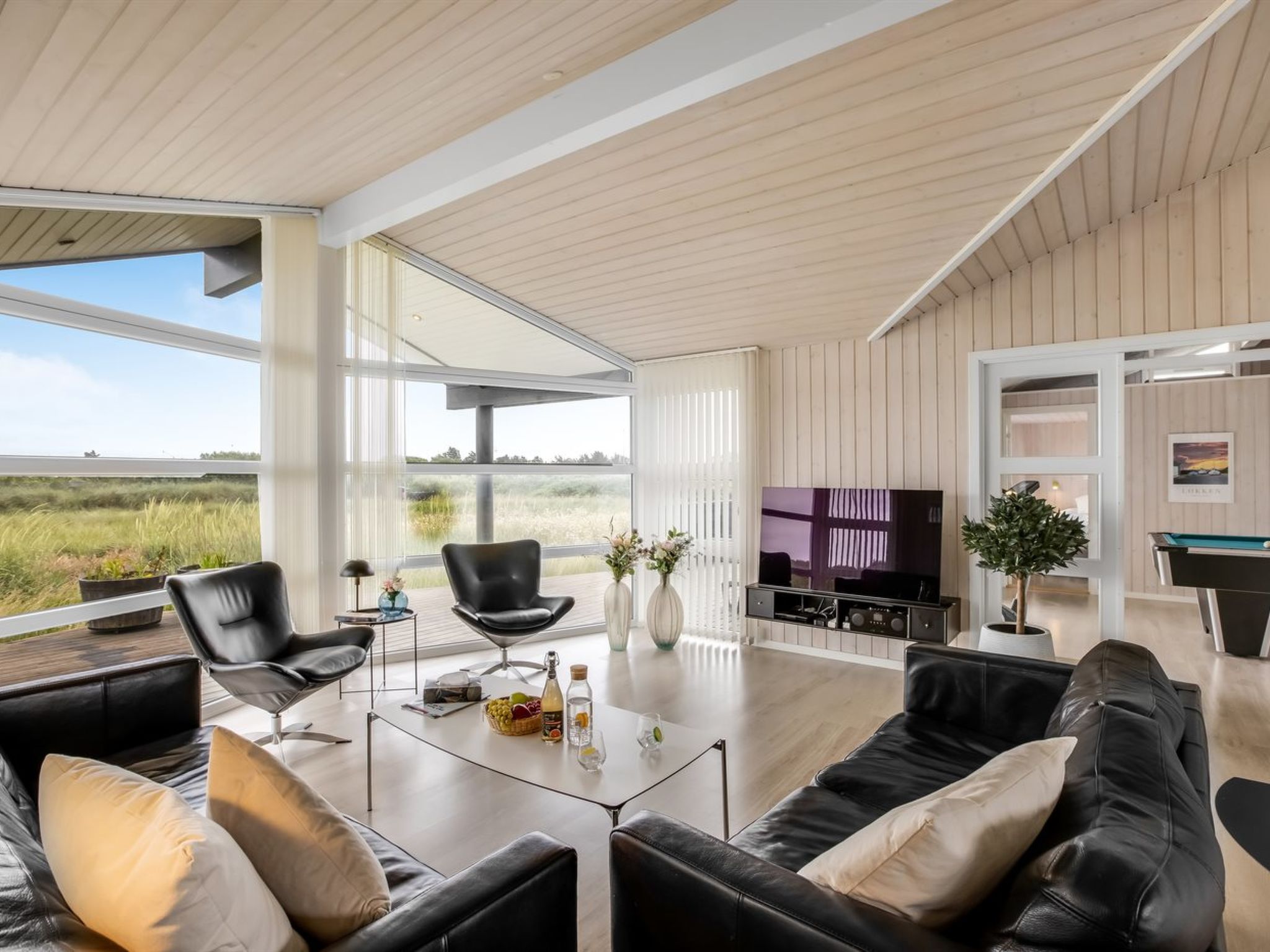 "Lennart" - 300m from the sea