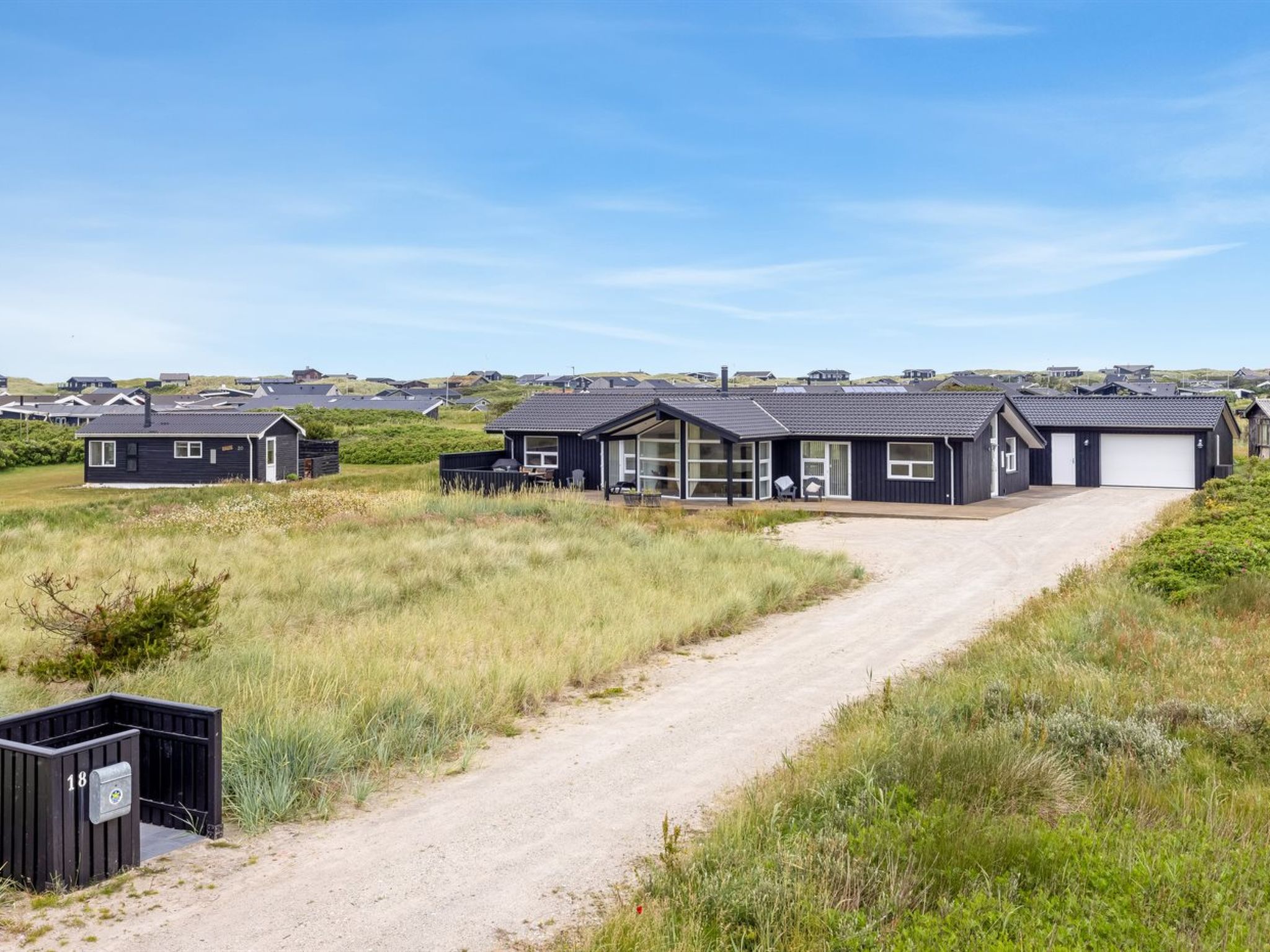 "Lennart" - 300m from the sea - Buiten