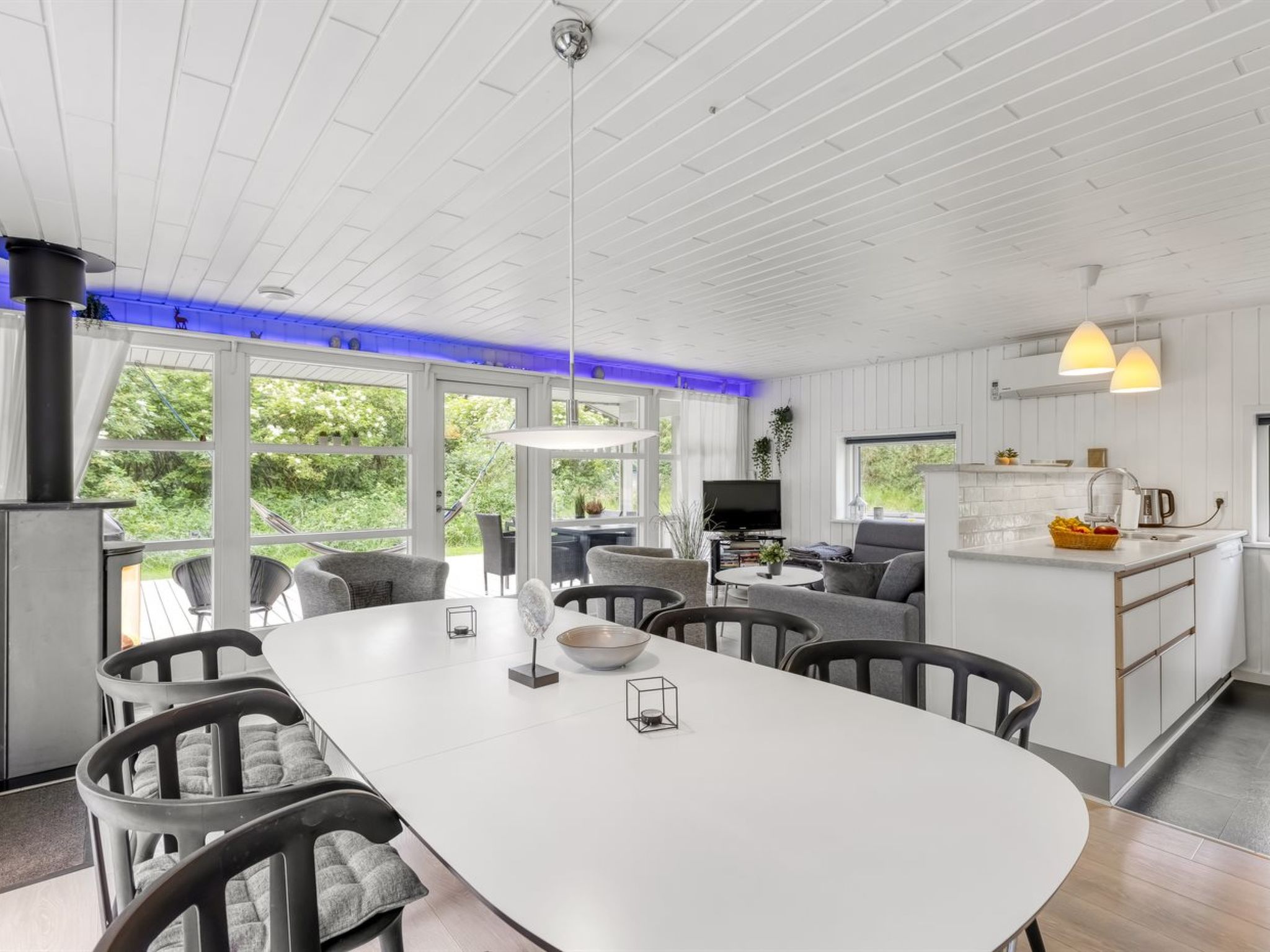 "Yngve" - 1.2km from the sea - Drinnen