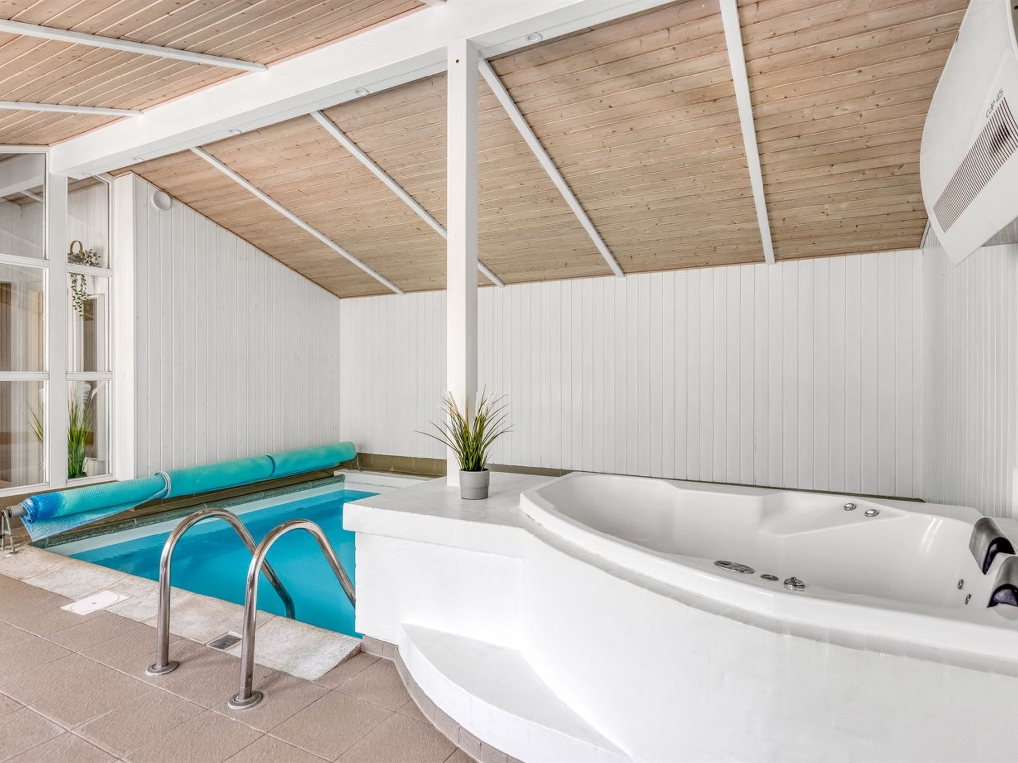 "Yngve" - 1.2km from the sea - Drinnen