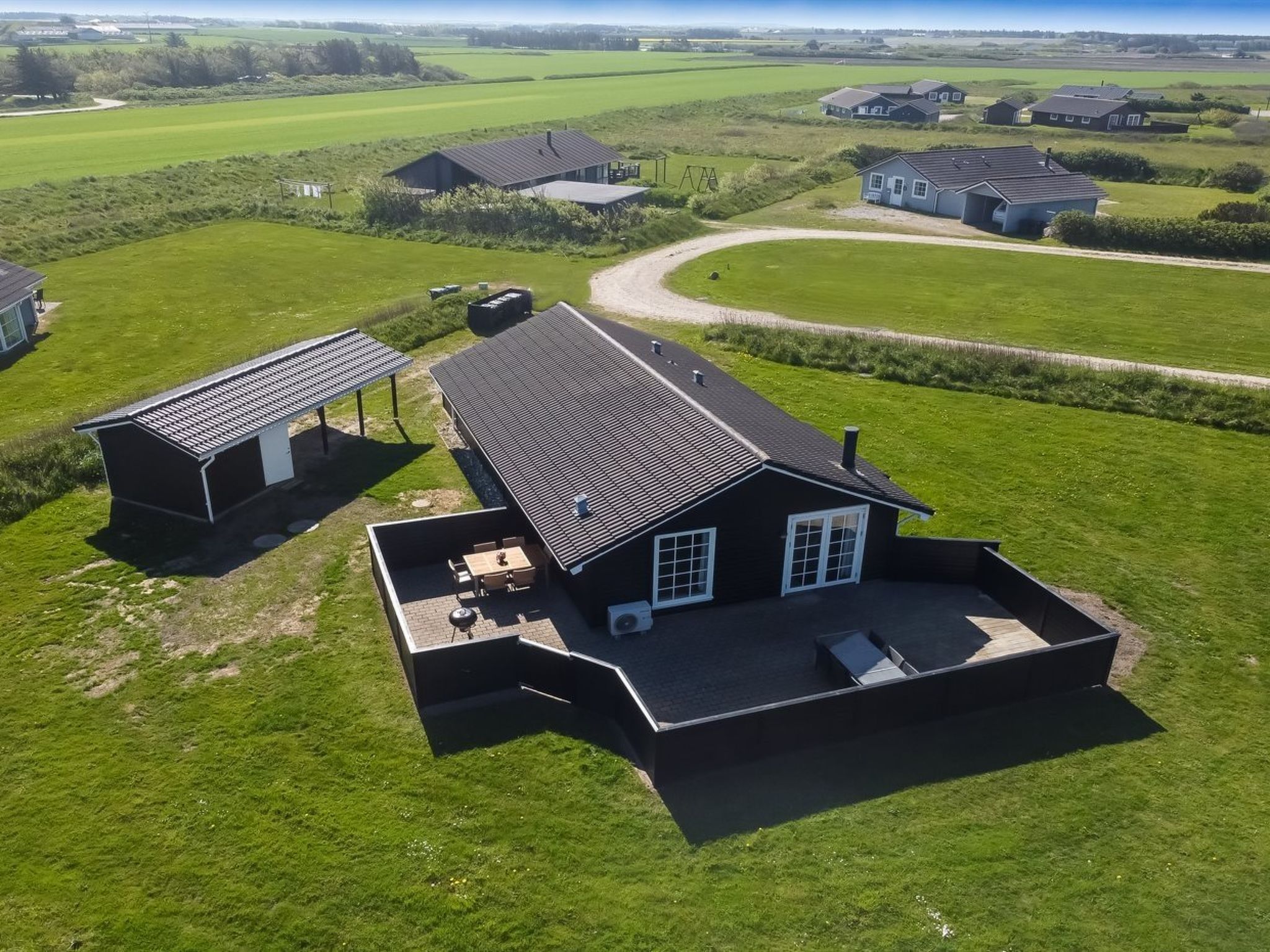 "Winona" - 600m from the sea
