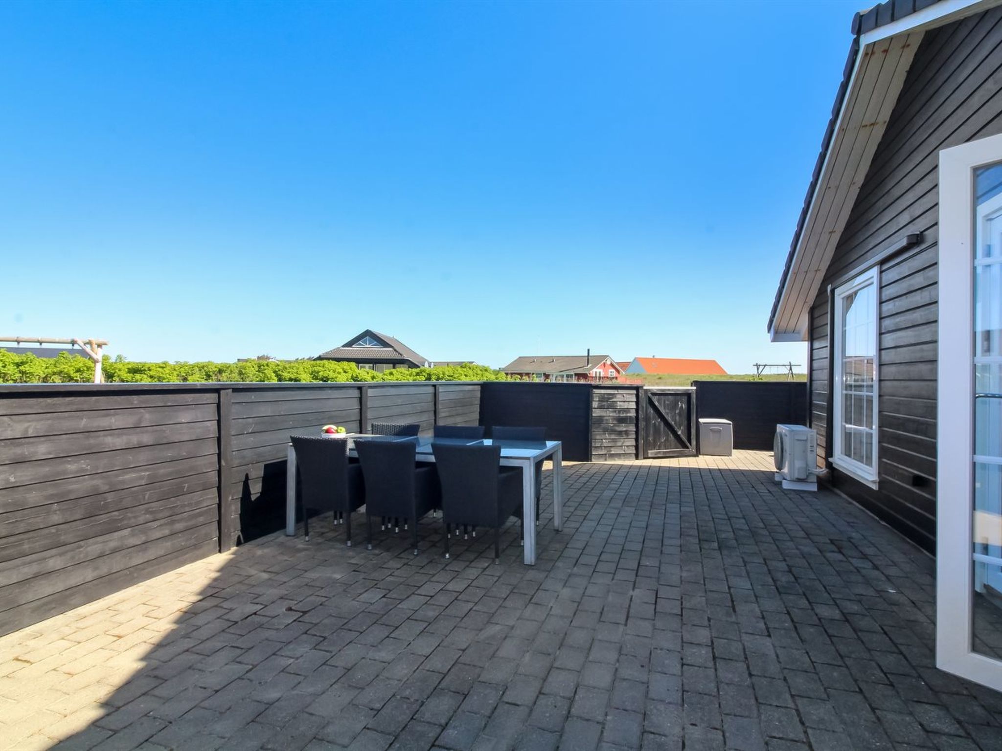 "Winona" - 600m from the sea-Buiten