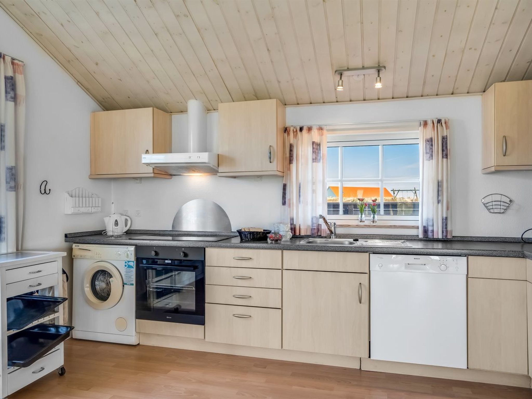 "Winona" - 600m from the sea - Binnen
