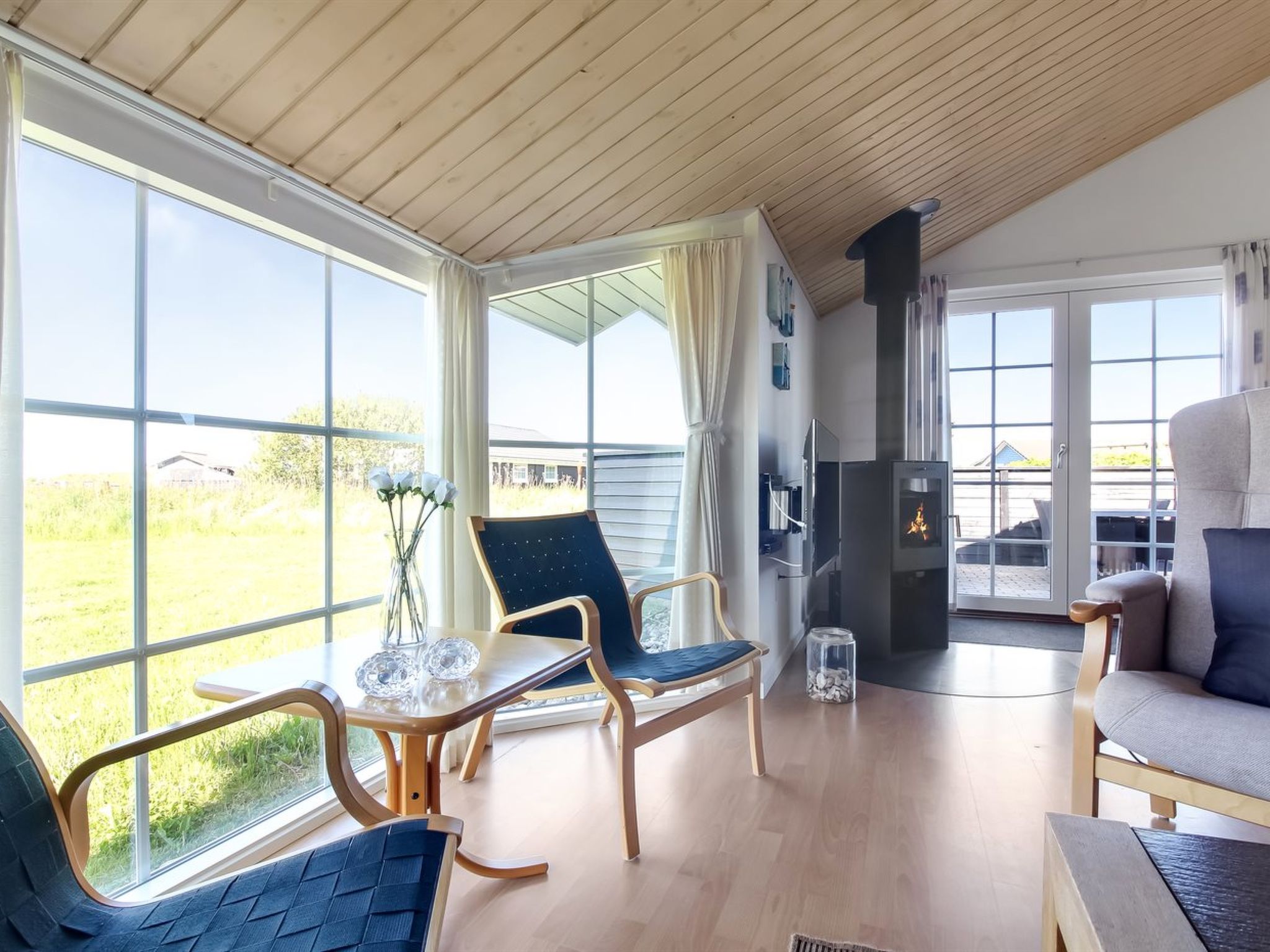 "Winona" - 600m from the sea - Binnen
